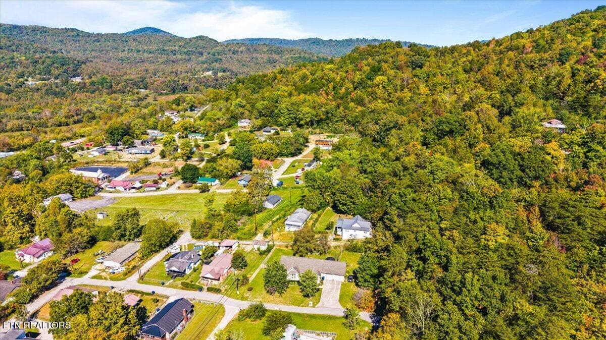 08-685 Ivey St - 685 Ivey St, Jellico, TN 37762