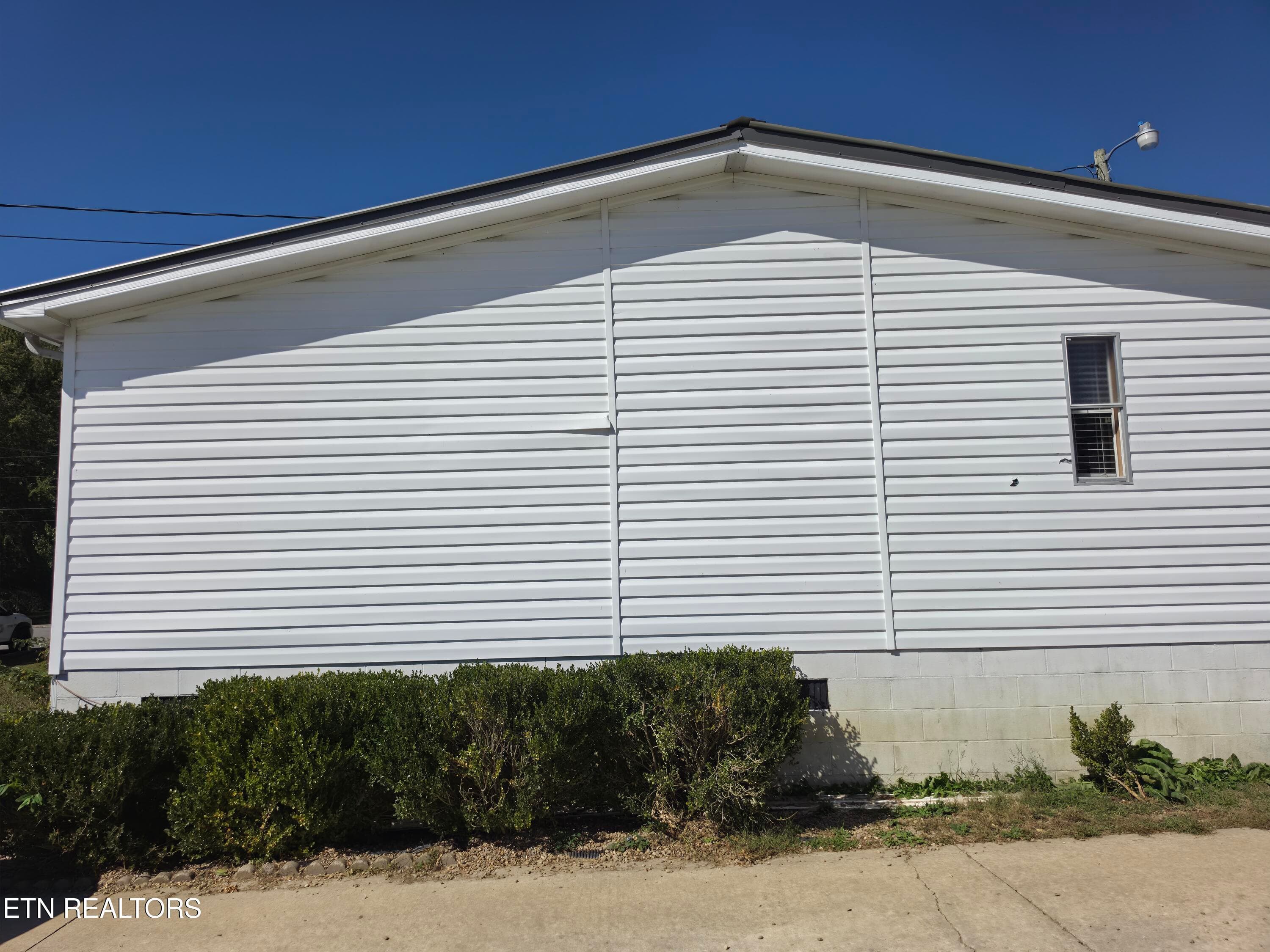 Pic 6 - 300 Shirley Lane, Oneida, TN 37841, Oneida