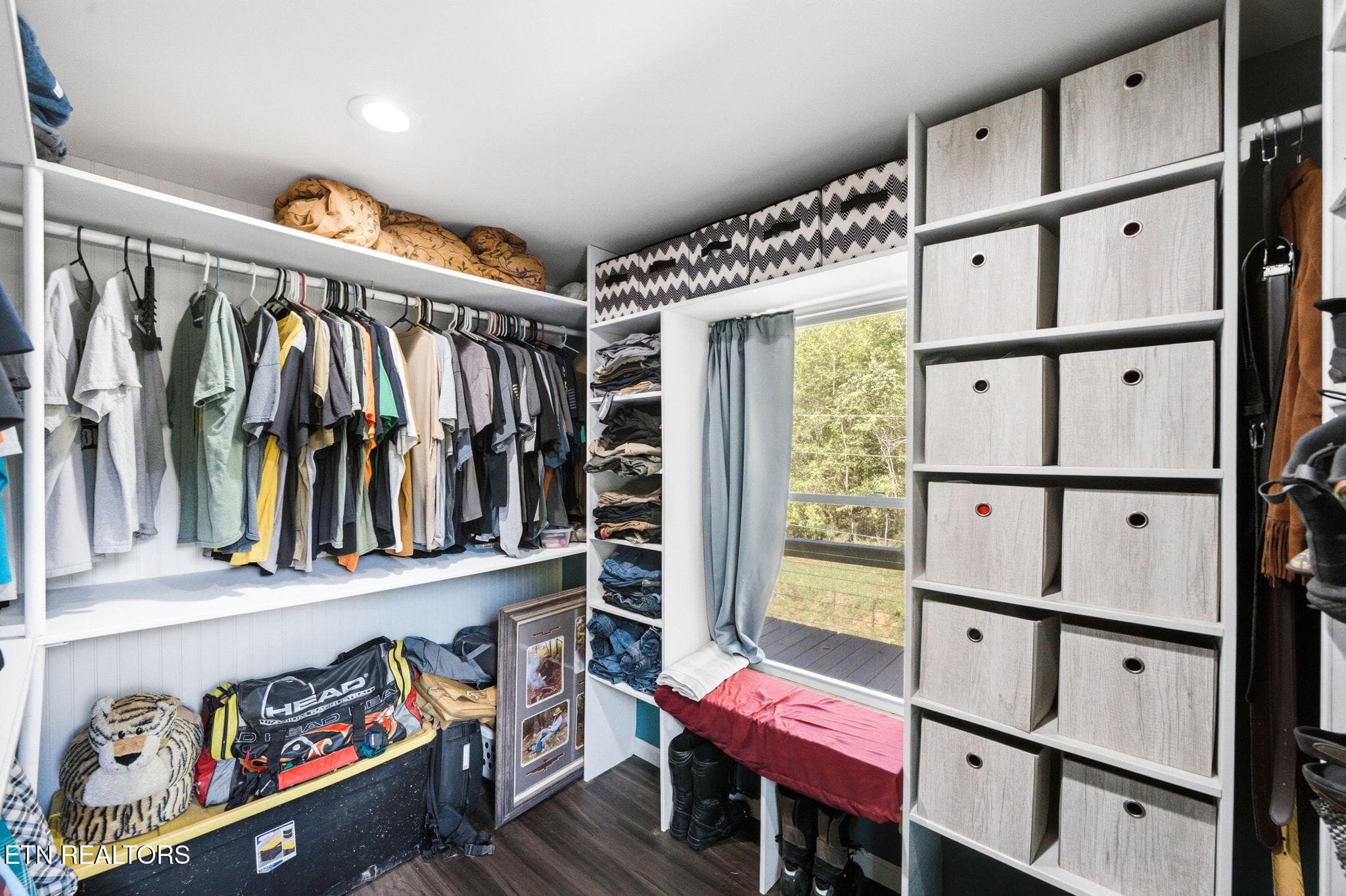Master Closet - 350 Miller Rd, Vonore, TN 37885, Vonore