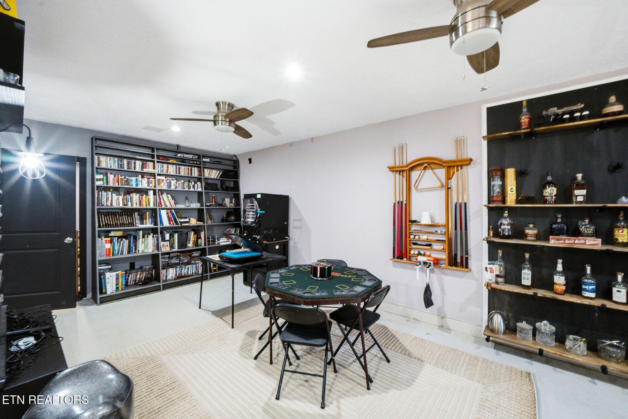 Built ins - 350 Miller Rd, Vonore, TN 37885, Vonore