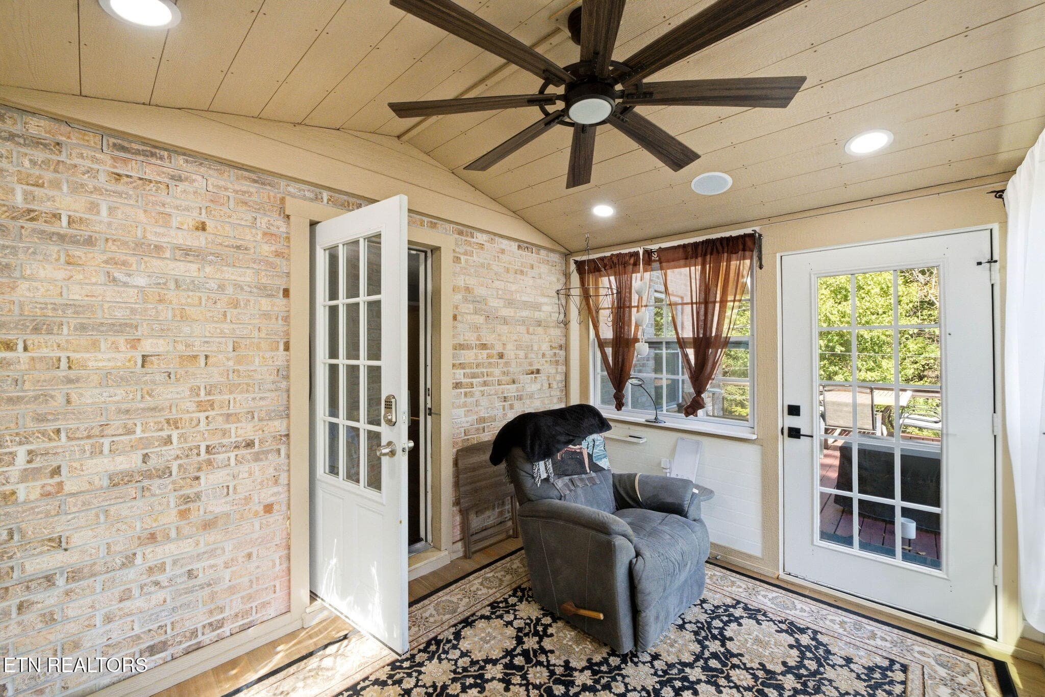 Sunroom 3 - 350 Miller Rd, Vonore, TN 37885, Vonore