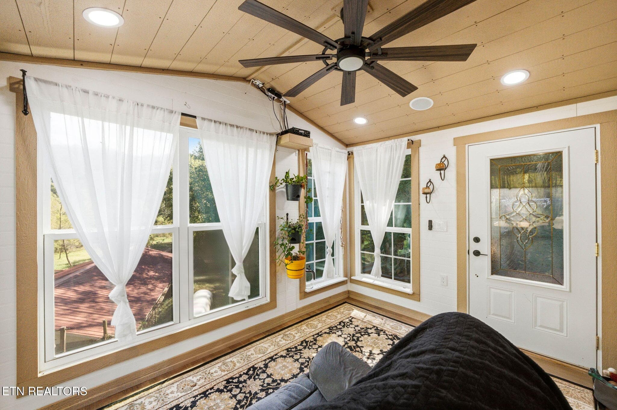 Sunroom 2 - 350 Miller Rd, Vonore, TN 37885, Vonore