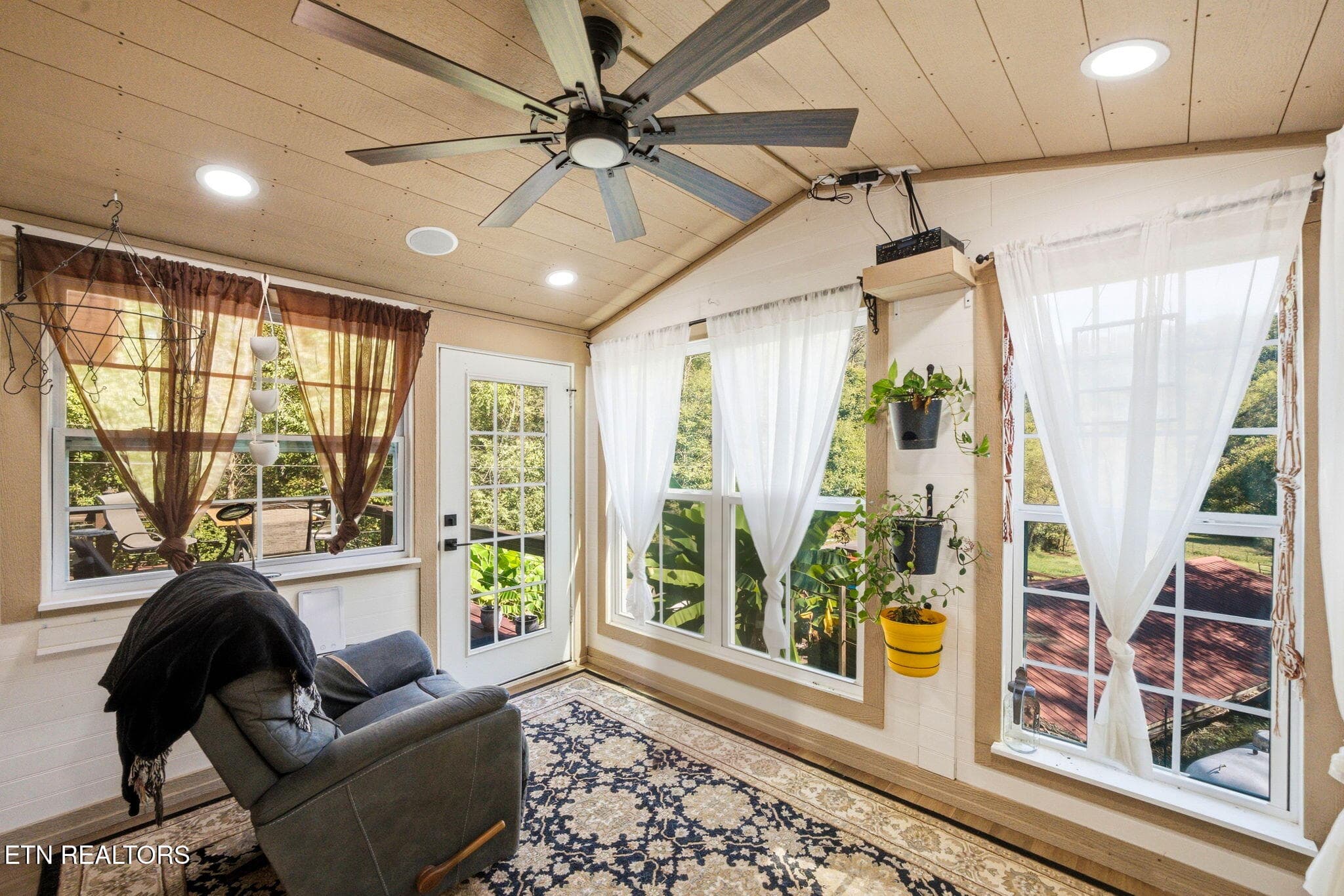 Sunroom 1 - 350 Miller Rd, Vonore, TN 37885, Vonore