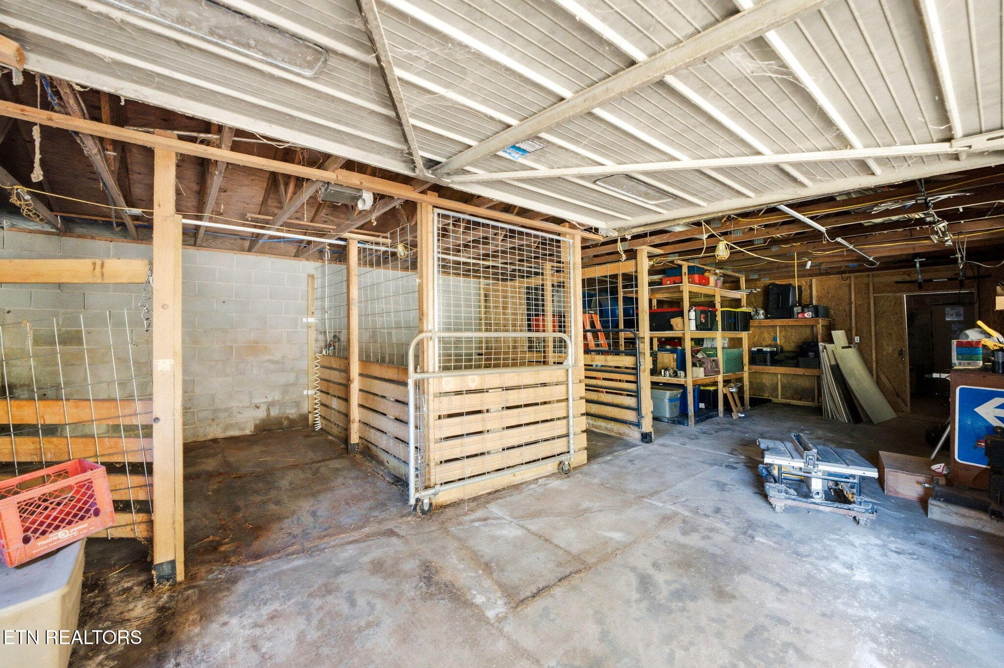 Stalls, Electric & Water - 350 Miller Rd, Vonore, TN 37885, Vonore