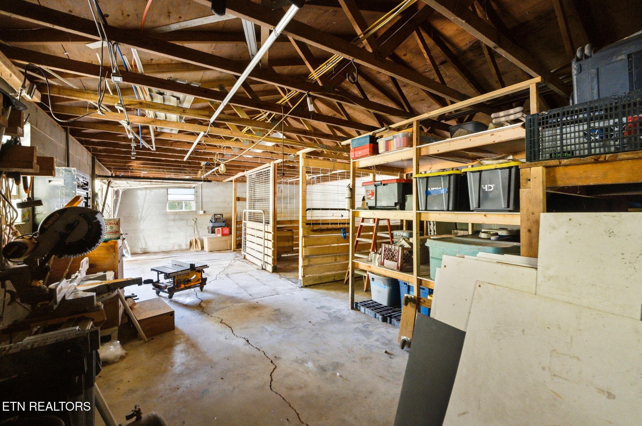 Massive Storage - 350 Miller Rd, Vonore, TN 37885, Vonore