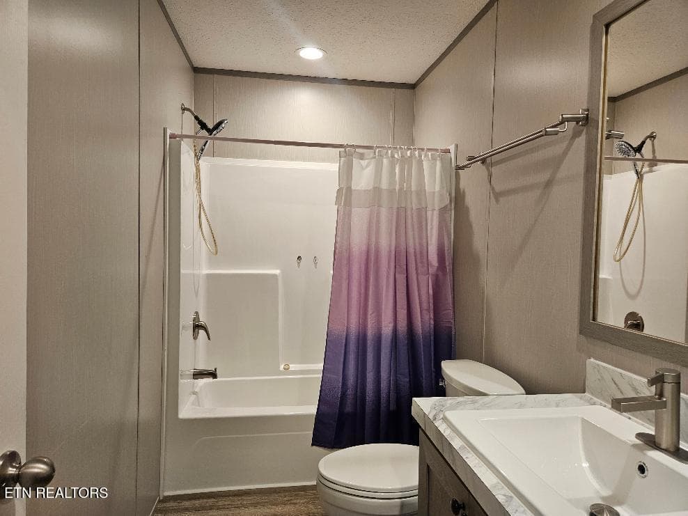 guest bath - 197 Woodby Fridley Rd, Sweetwater, TN 37874, Sweetwater