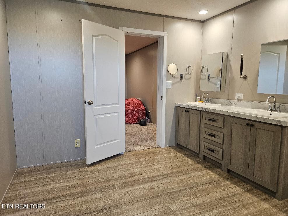 dual sinks - 197 Woodby Fridley Rd, Sweetwater, TN 37874, Sweetwater