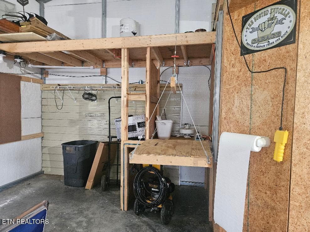 garage - 197 Woodby Fridley Rd, Sweetwater, TN 37874, Sweetwater