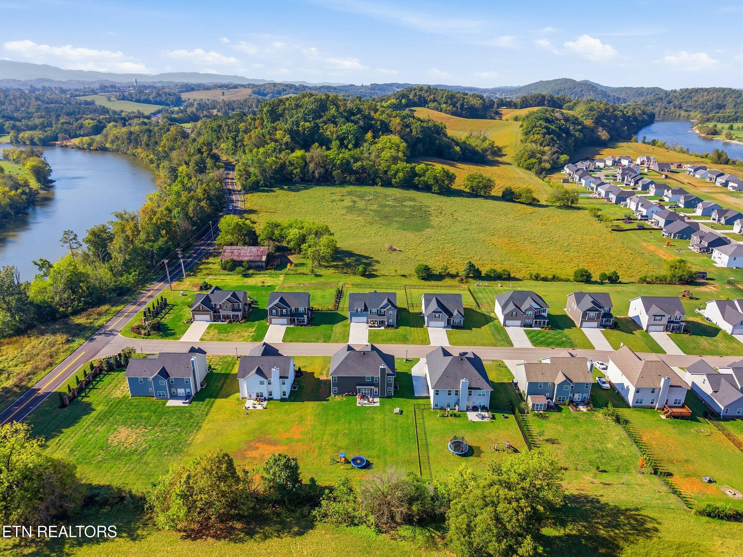 016 - 2014 Farm Blvd, Sevierville, TN 37876, Sevierville