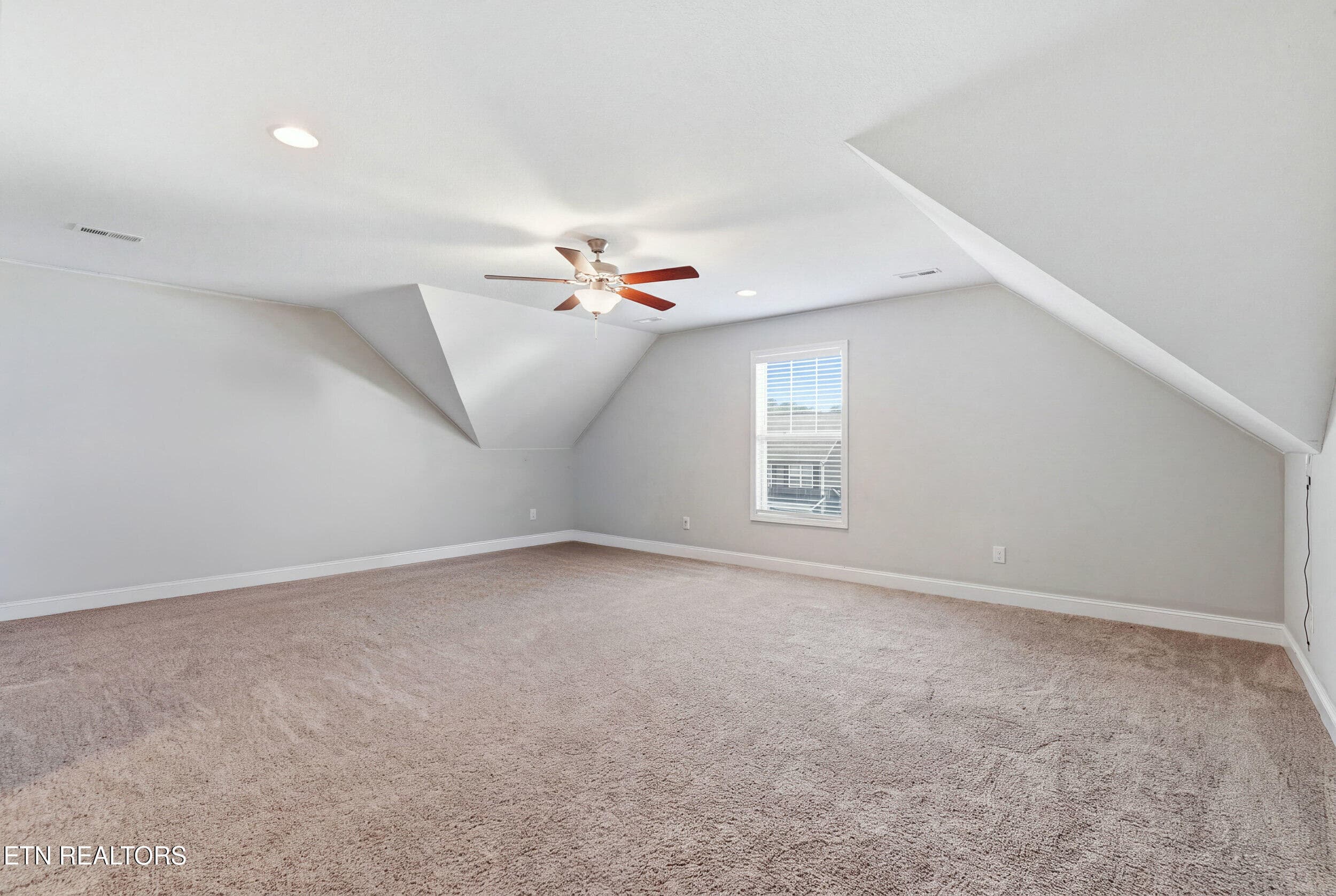 052 - 2014 Farm Blvd, Sevierville, TN 37876, Sevierville