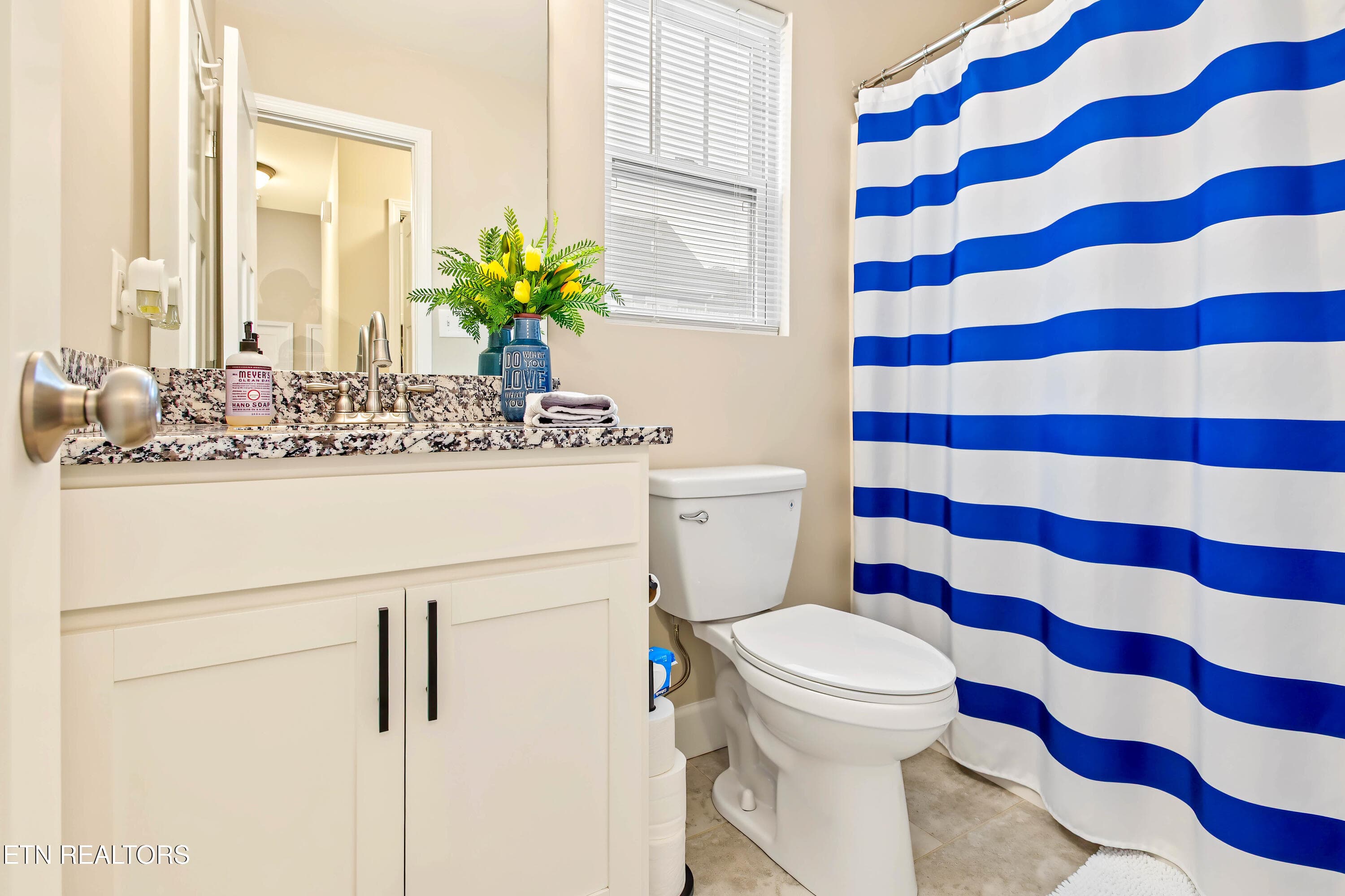 Guest Bath - 101 Jason Hovater Way, Clinton, TN 37716, Clinton