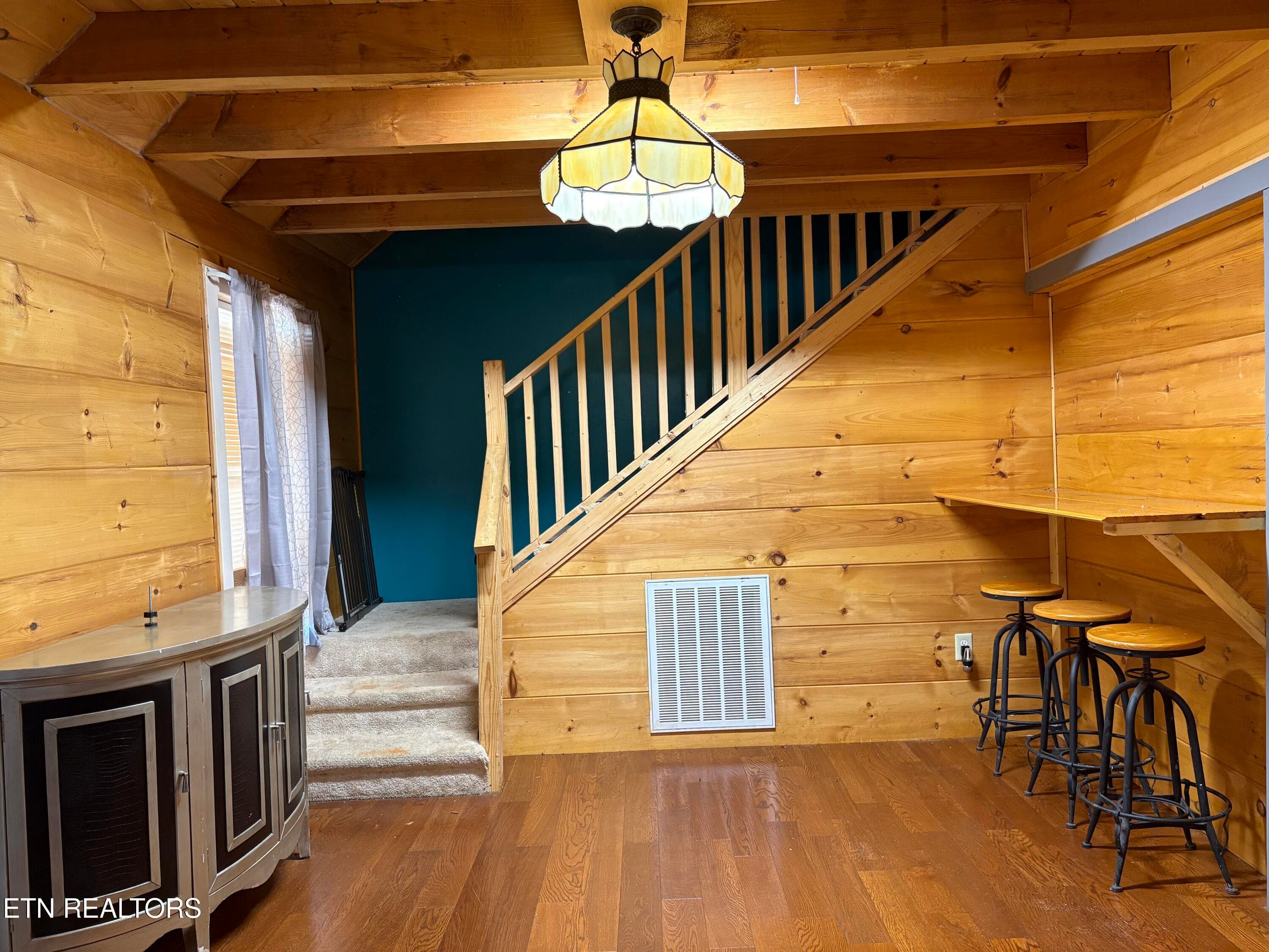 Living Room Area - 6104 Roberts Rd, Corryton, TN 37721, Corryton