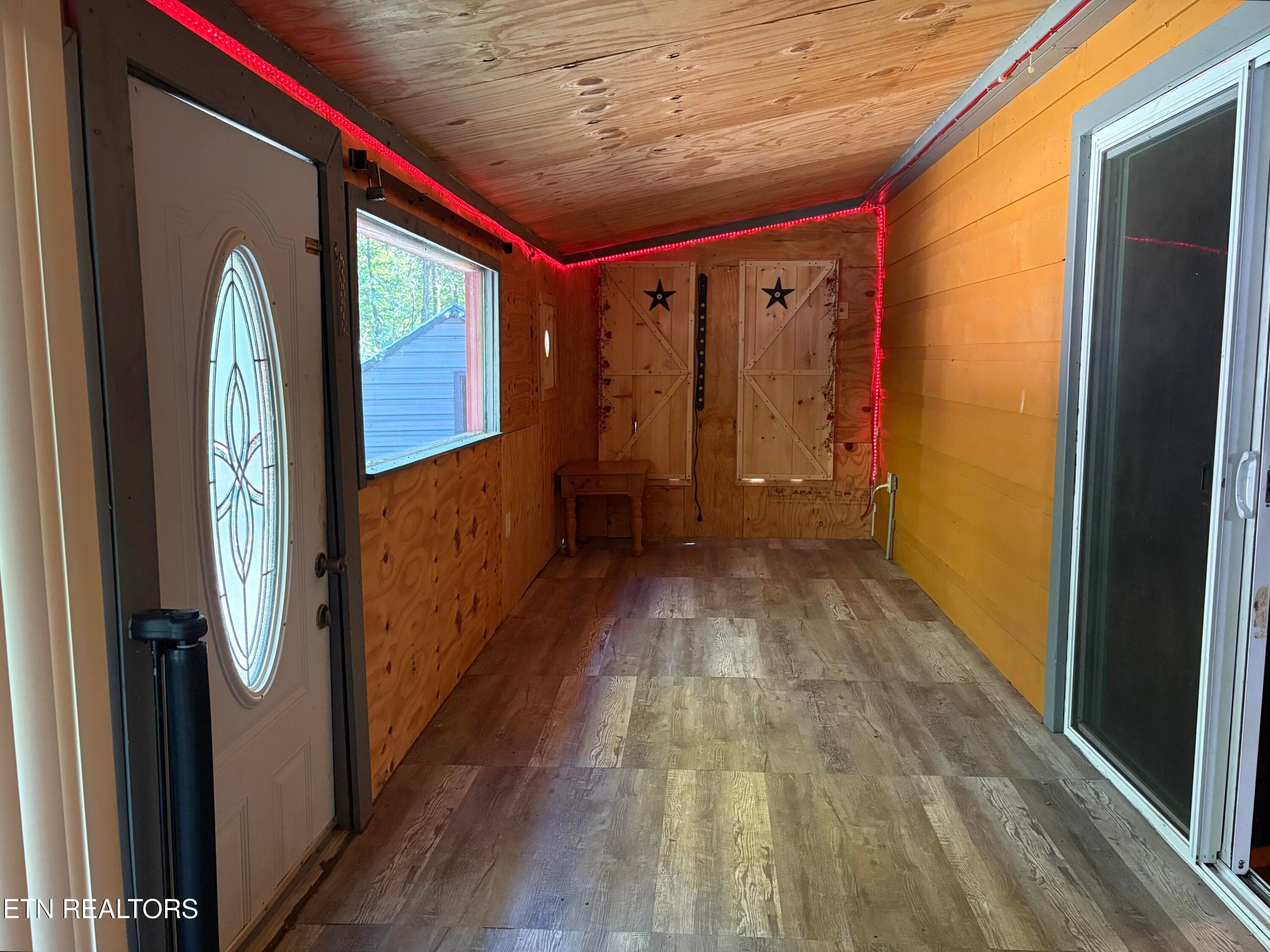 Enclosed Sunroom - 6104 Roberts Rd, Corryton, TN 37721, Corryton