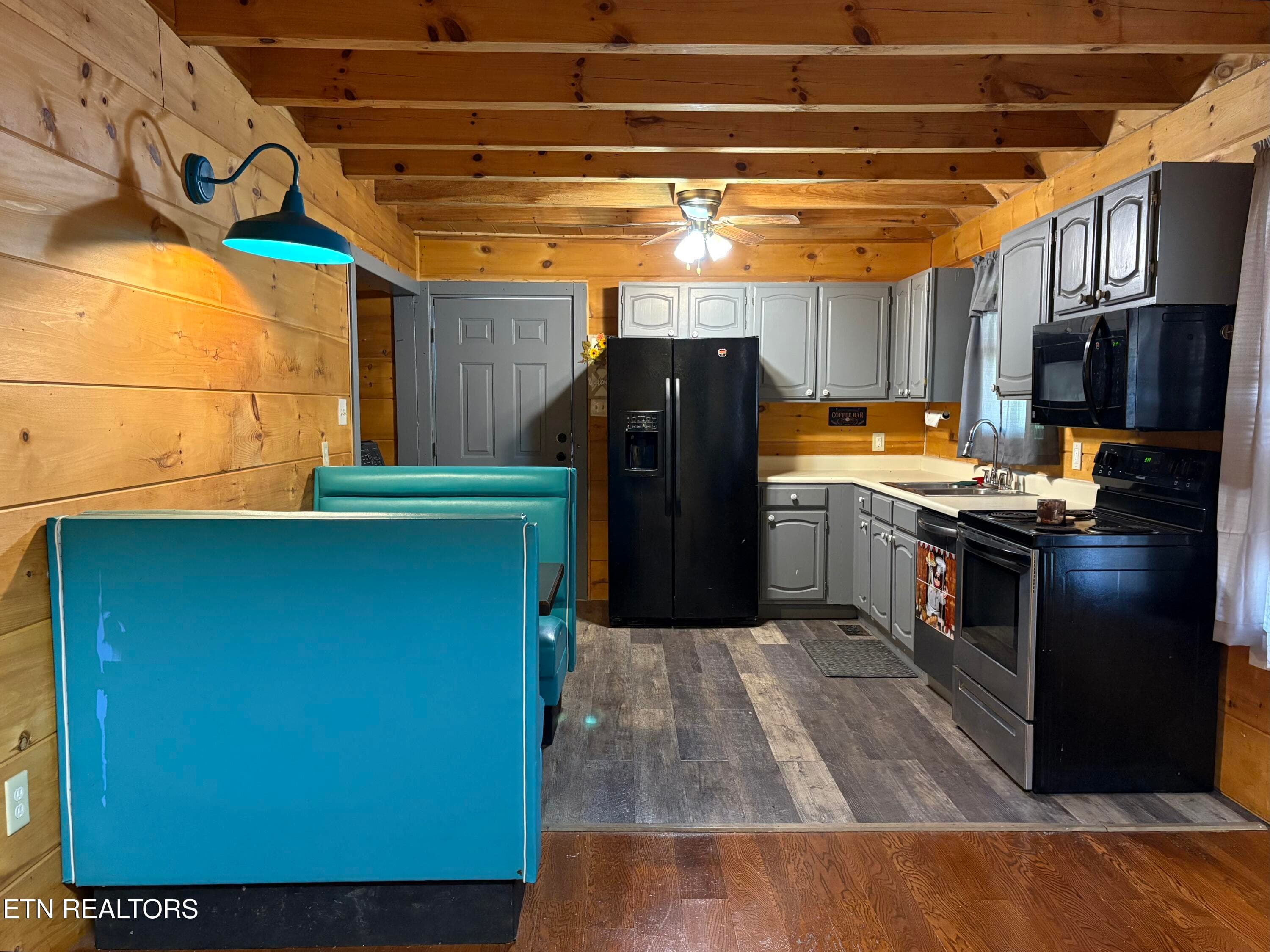 Kitchen/Dining Area - 6104 Roberts Rd, Corryton, TN 37721, Corryton