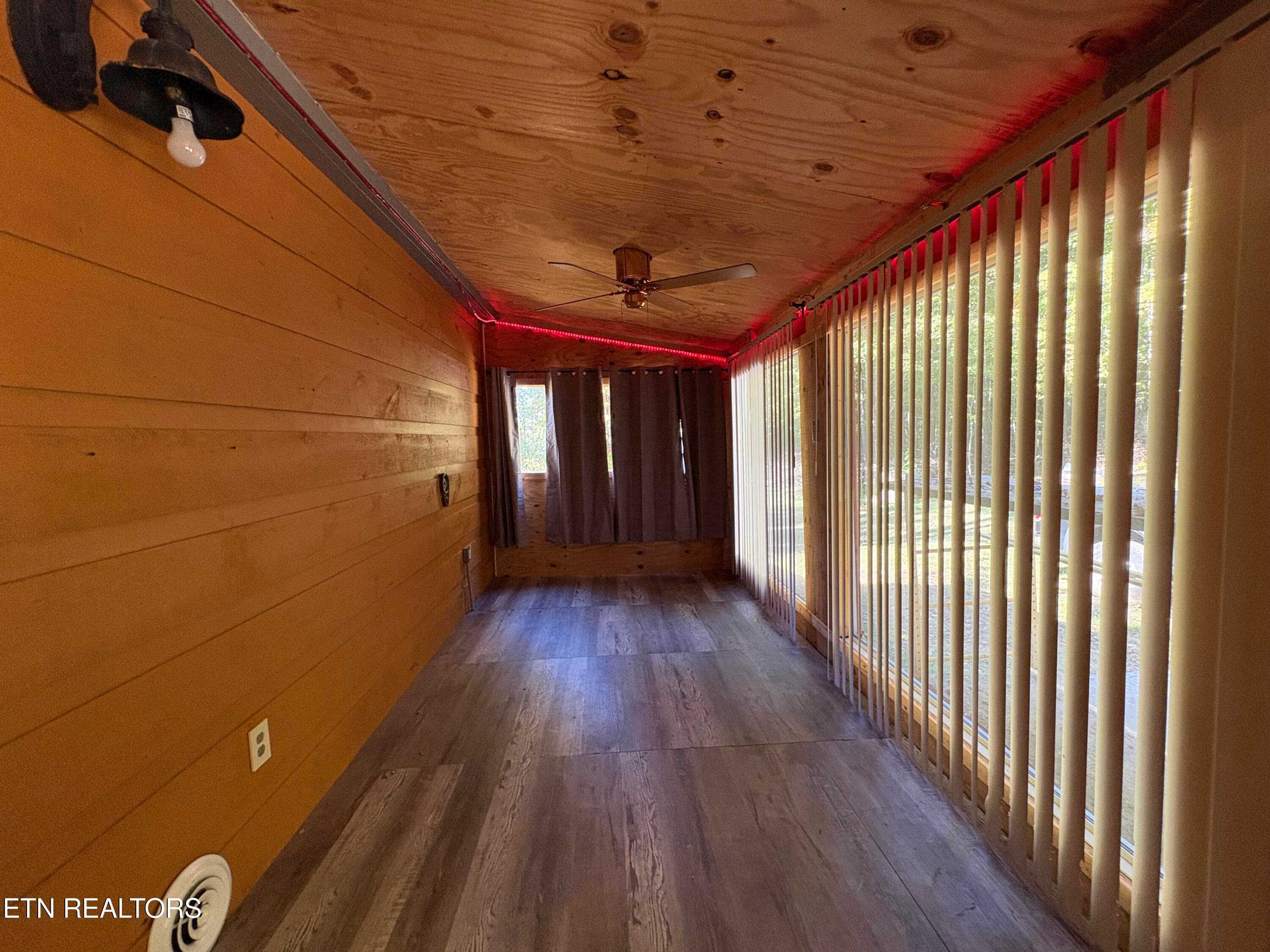 Enclosed Sunroom - 6104 Roberts Rd, Corryton, TN 37721, Corryton