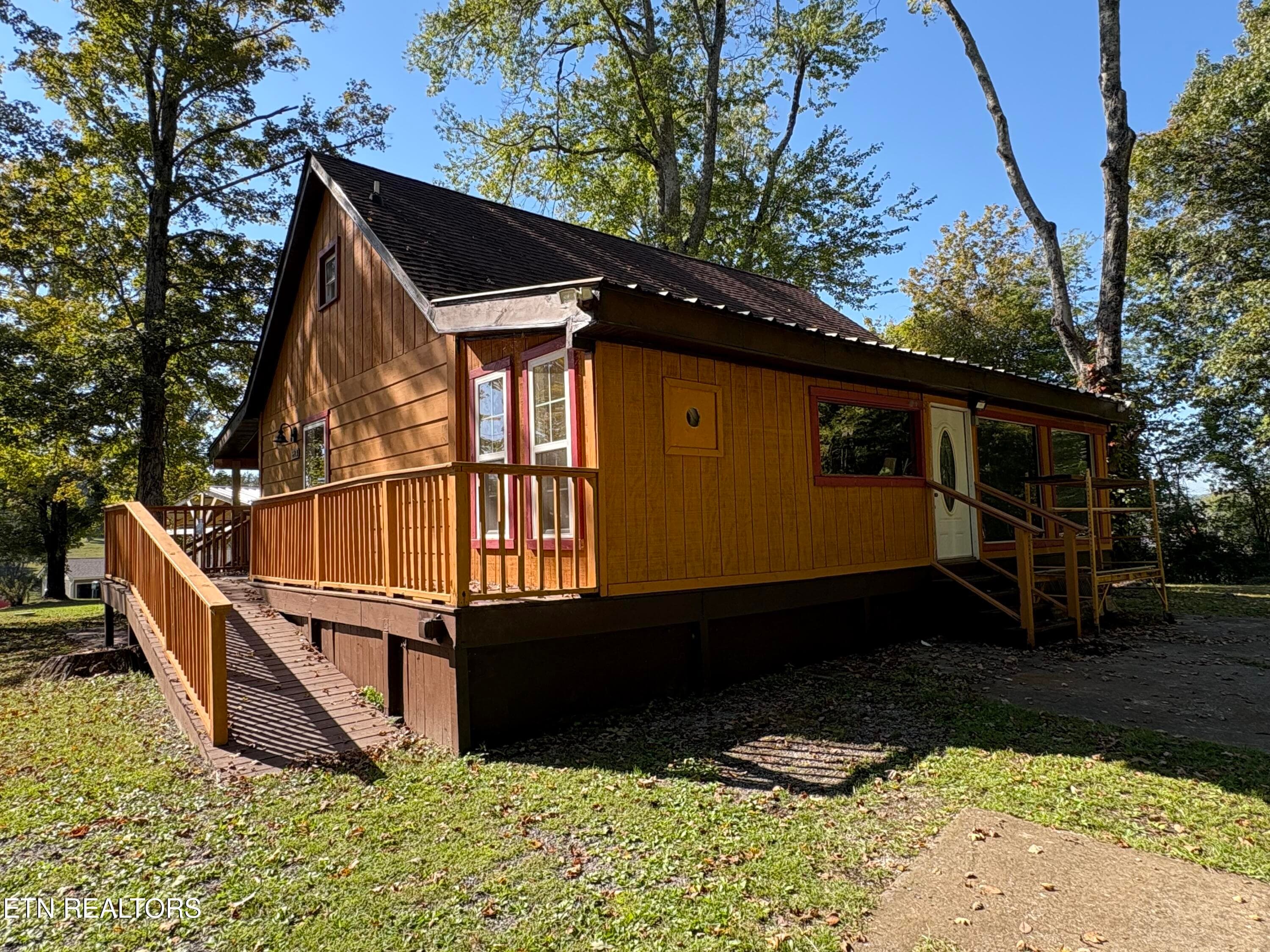 Back of Home - 6104 Roberts Rd, Corryton, TN 37721, Corryton