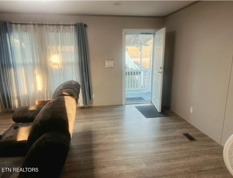 LR - 197 Woodby Fridley Rd, Sweetwater, TN 37874, Sweetwater