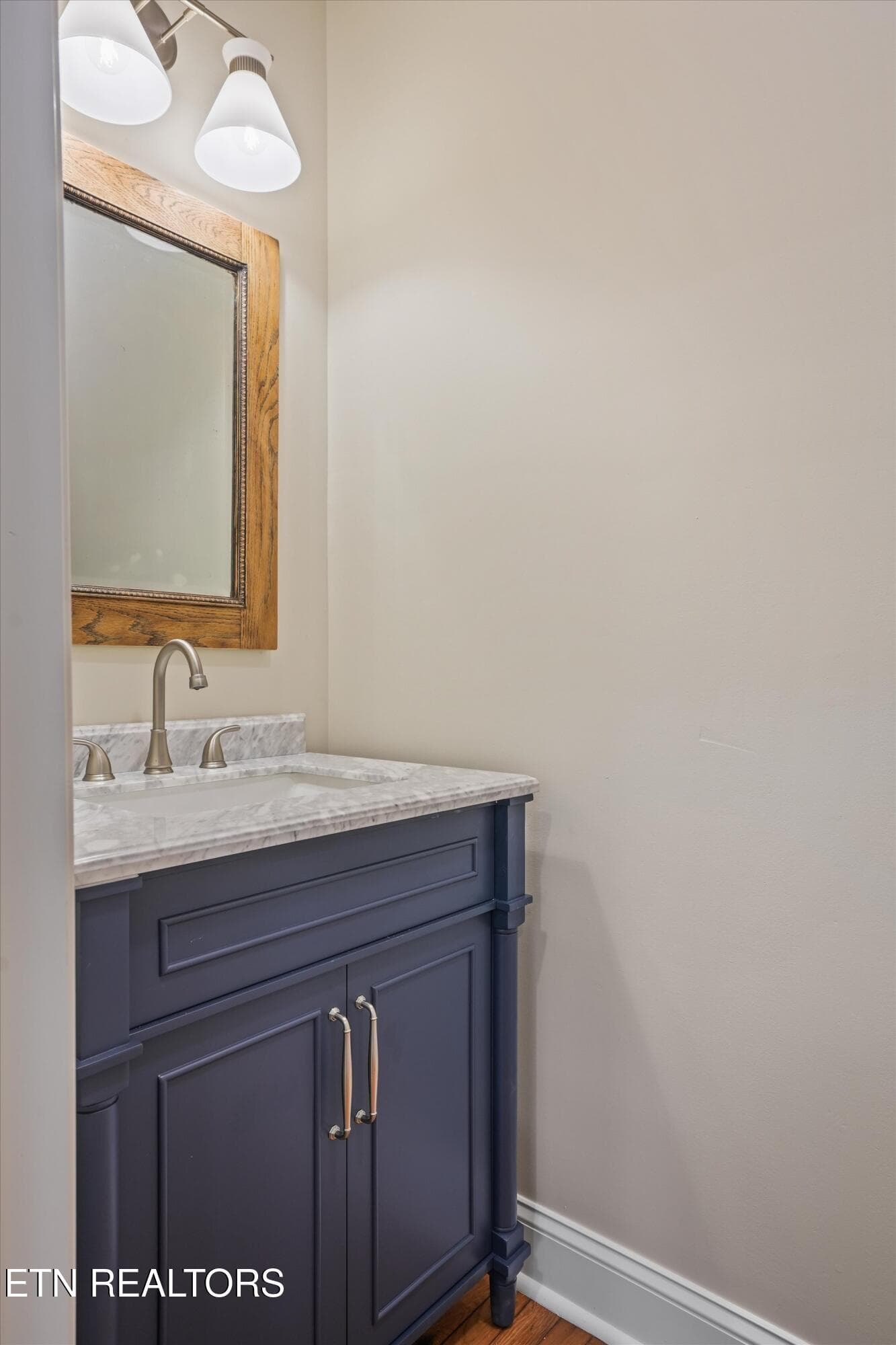 Powder Room - 1431 Branson Ave, Knoxville, TN 37917, Knoxville