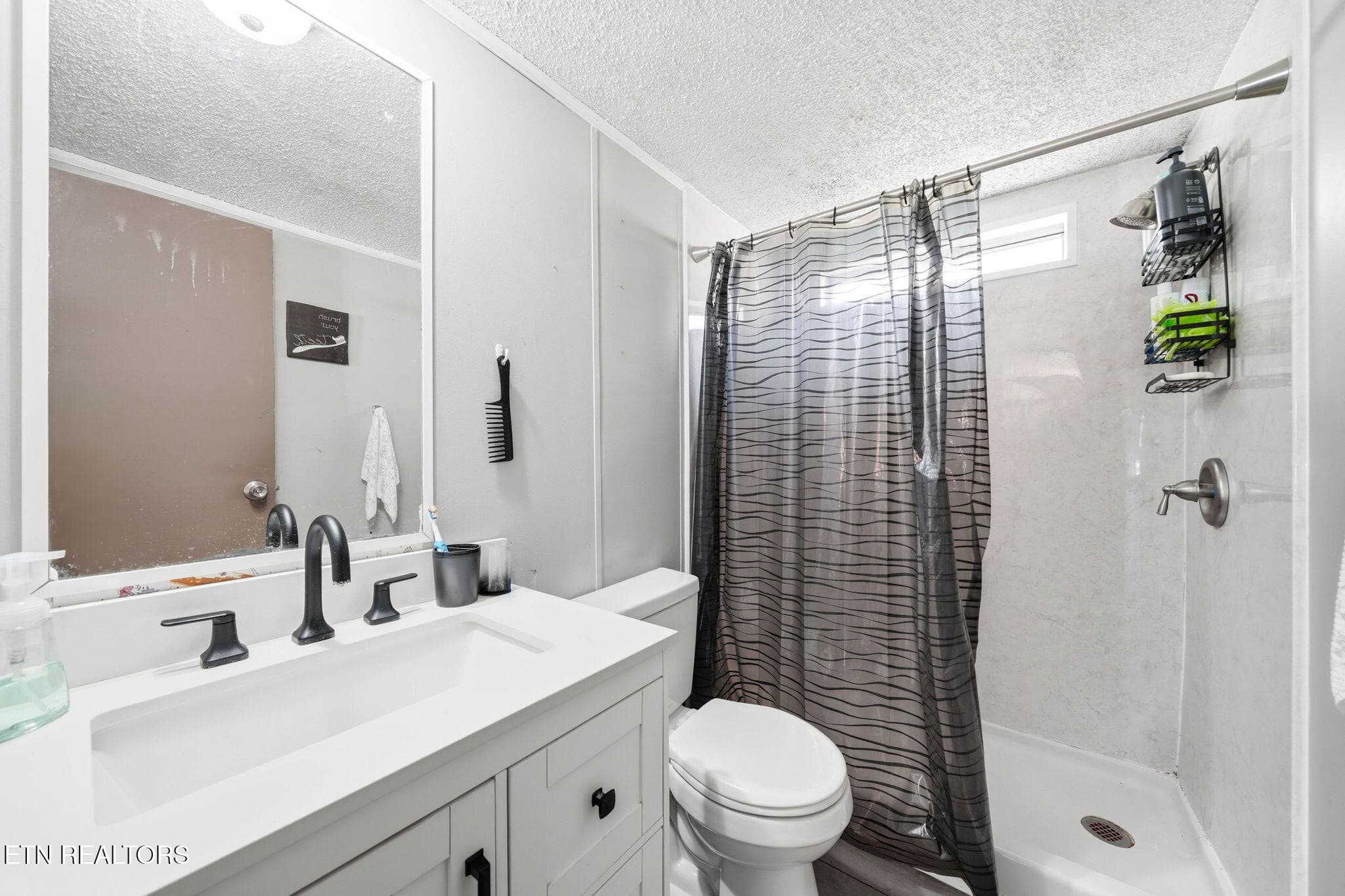 Guest Bath 1 - 103 Bower Hollow Rd, Luttrell, TN 37779, Luttrell