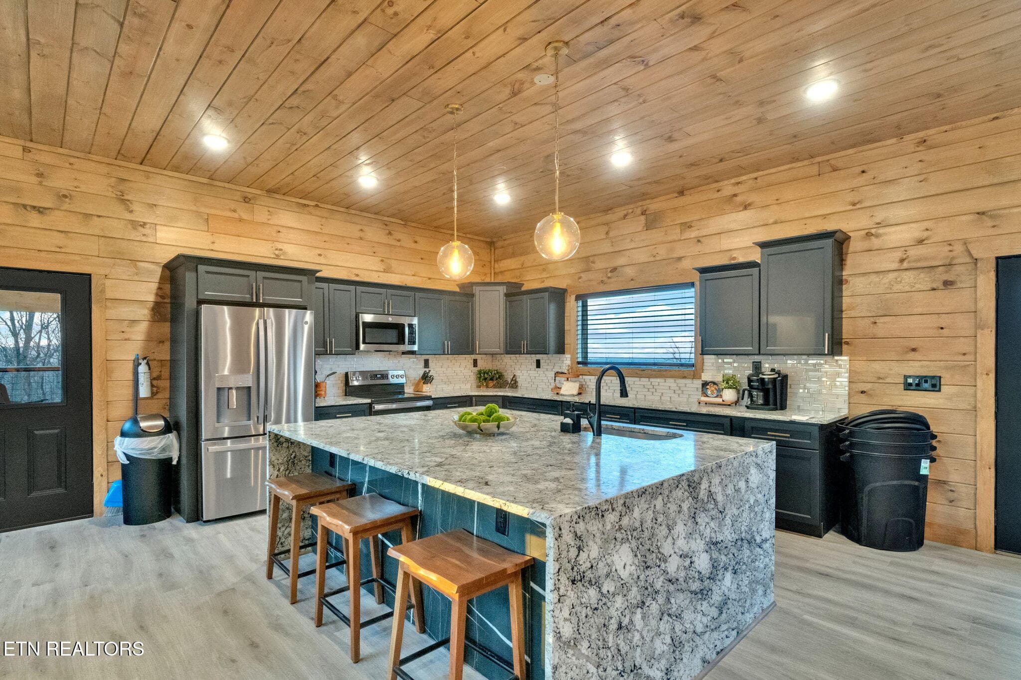 20-web-or-mls-JH-Fri 20231124-273 - 2520 Angelos Mountain Way, Pigeon Forge, TN 37862, Pigeon Forge