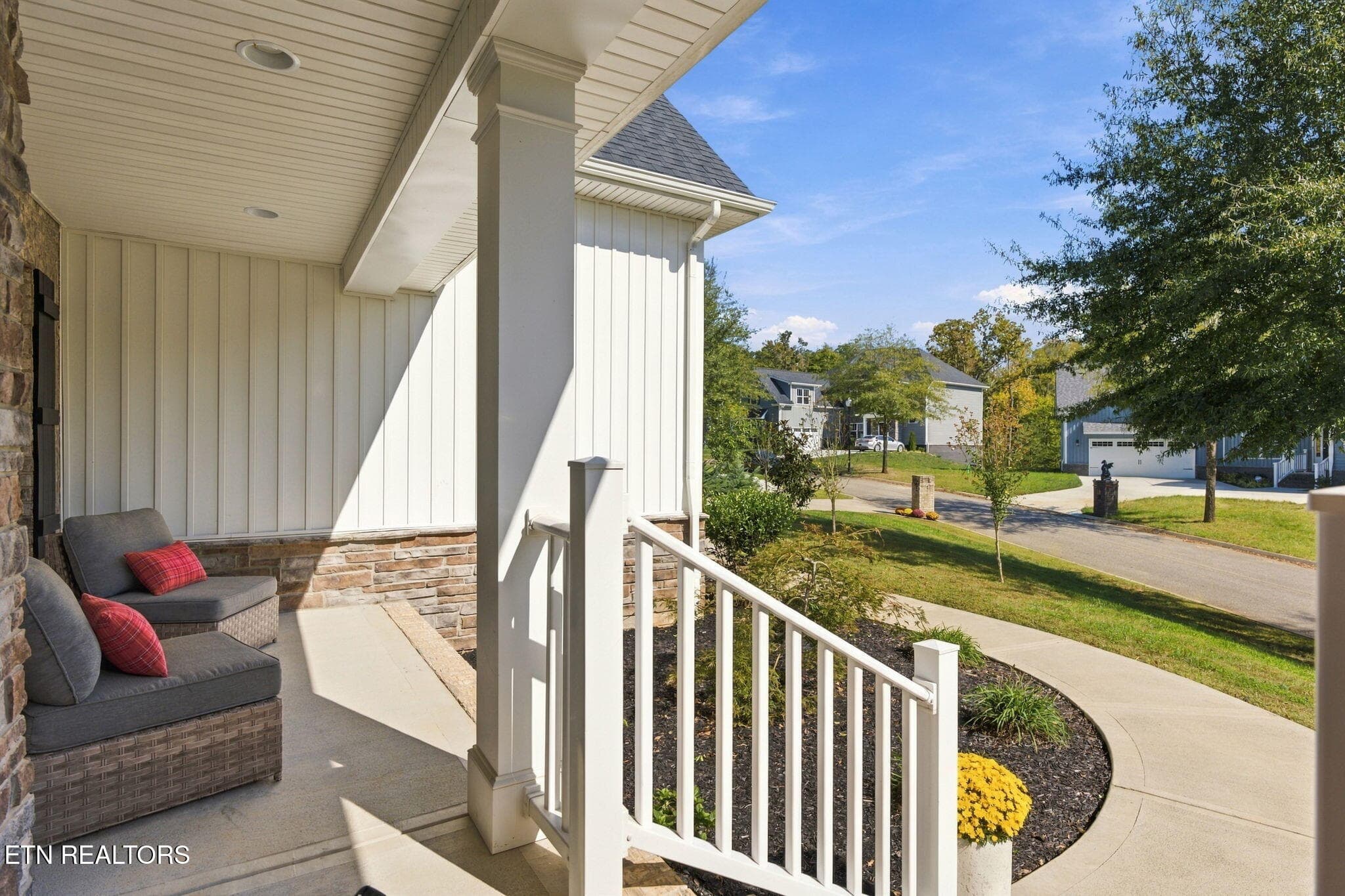 4-web-or-mls-104_Pineberry_West_Road_Oak - 104 Pineberry West Rd, Oak Ridge, TN 37830, Oak Ridge