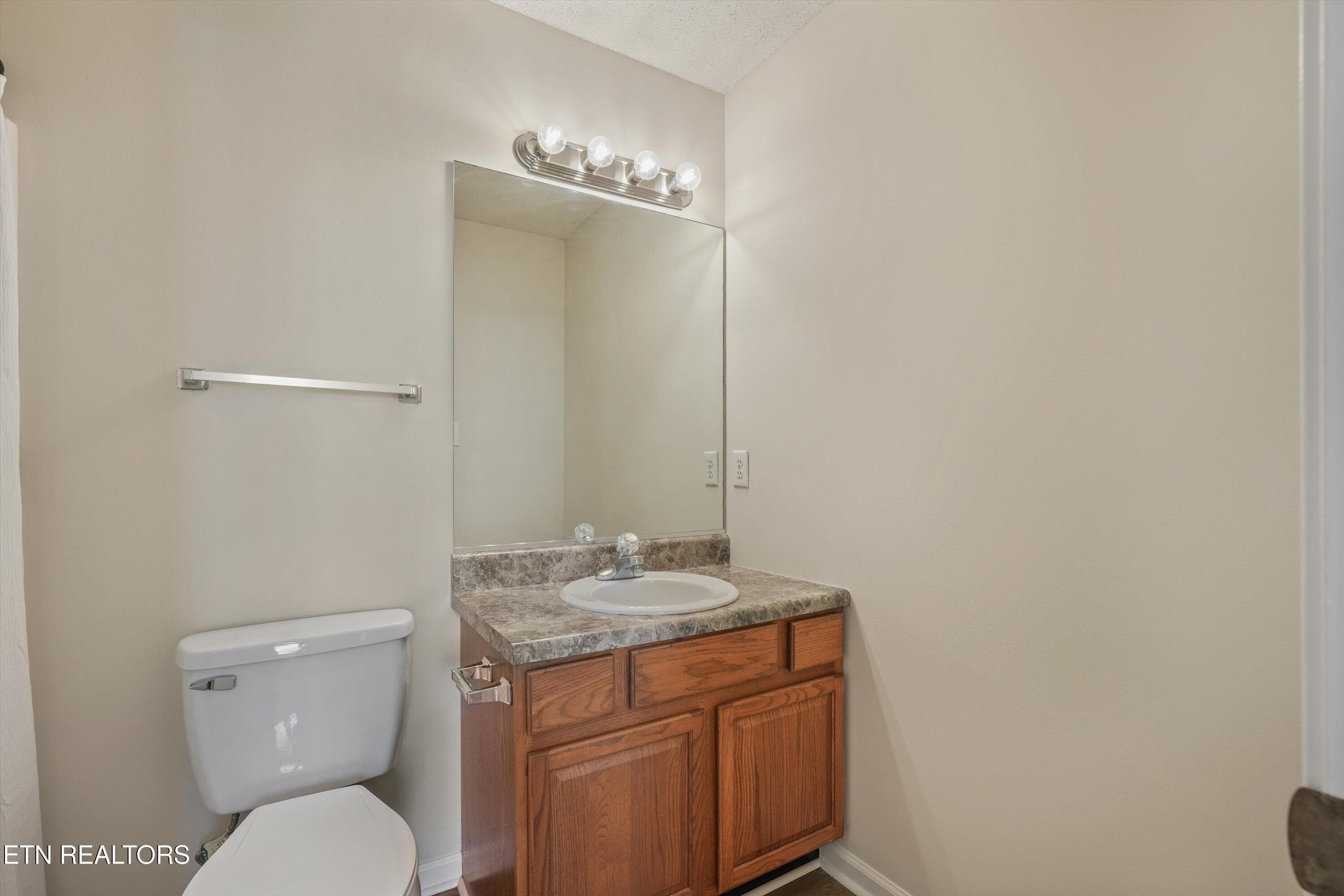 Front Bathroom - 8032 Stablegate Way, Powell, TN 37849, Powell