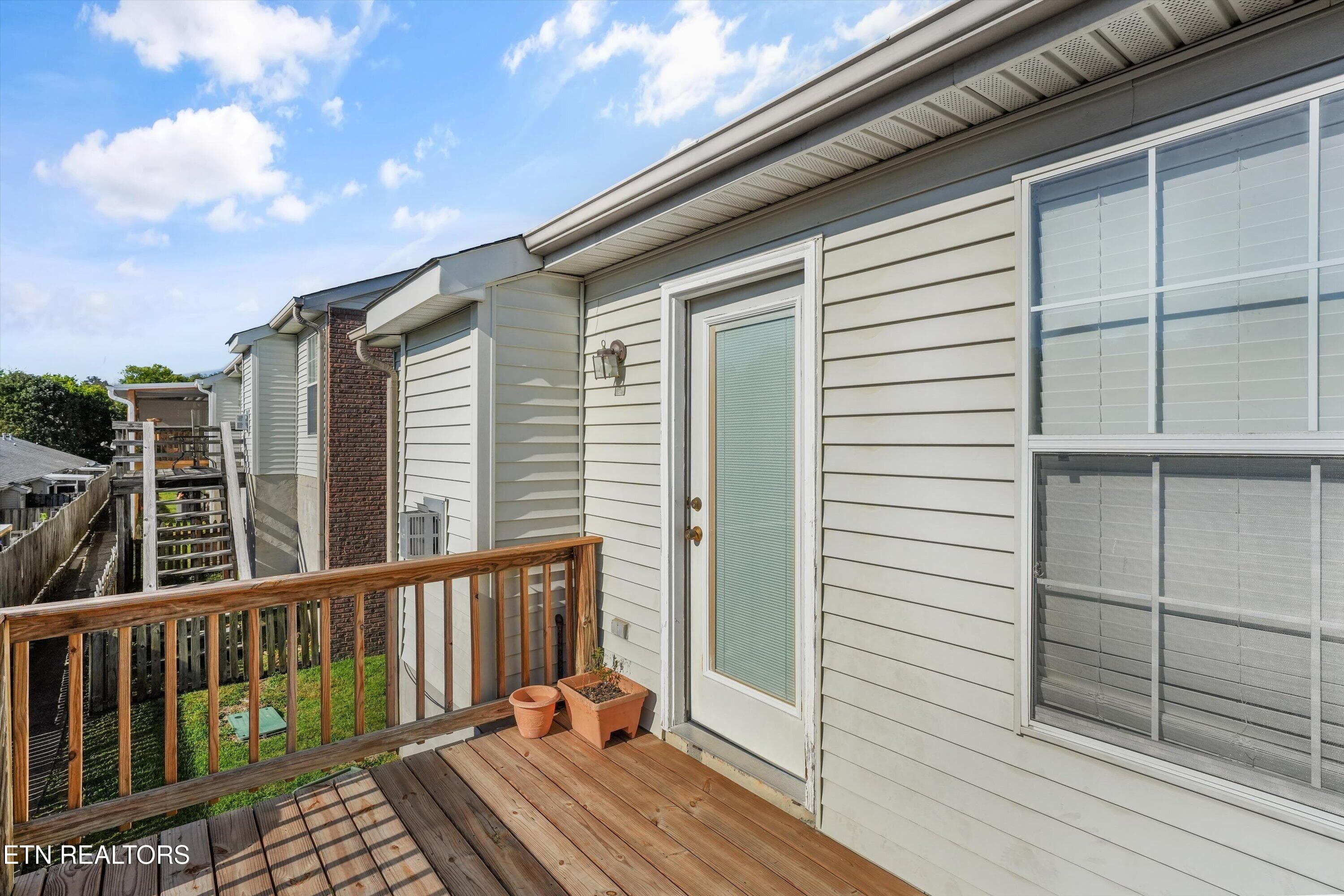 Deck - 8032 Stablegate Way, Powell, TN 37849, Powell