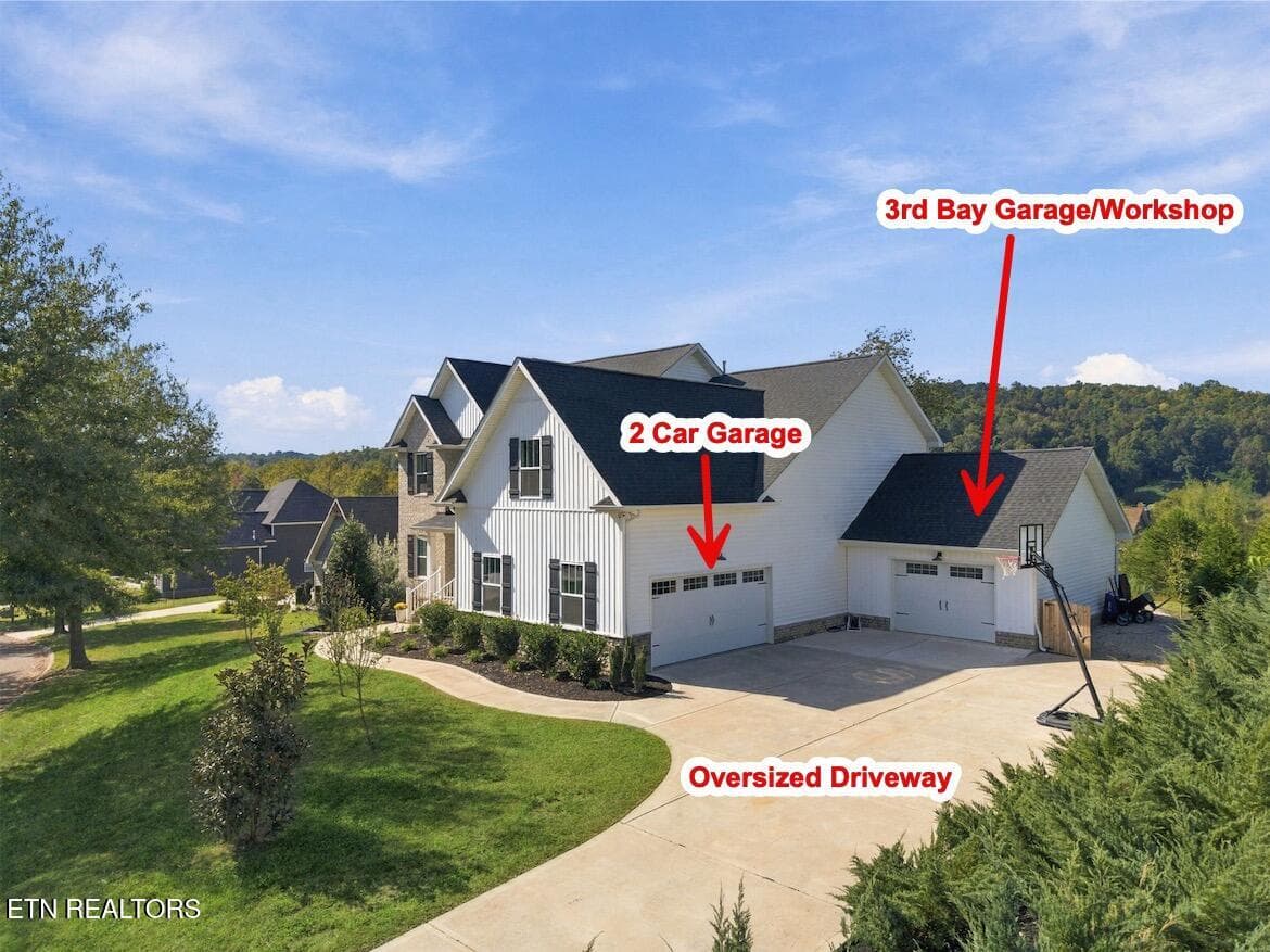 Garages - 104 Pineberry West Rd, Oak Ridge, TN 37830, Oak Ridge