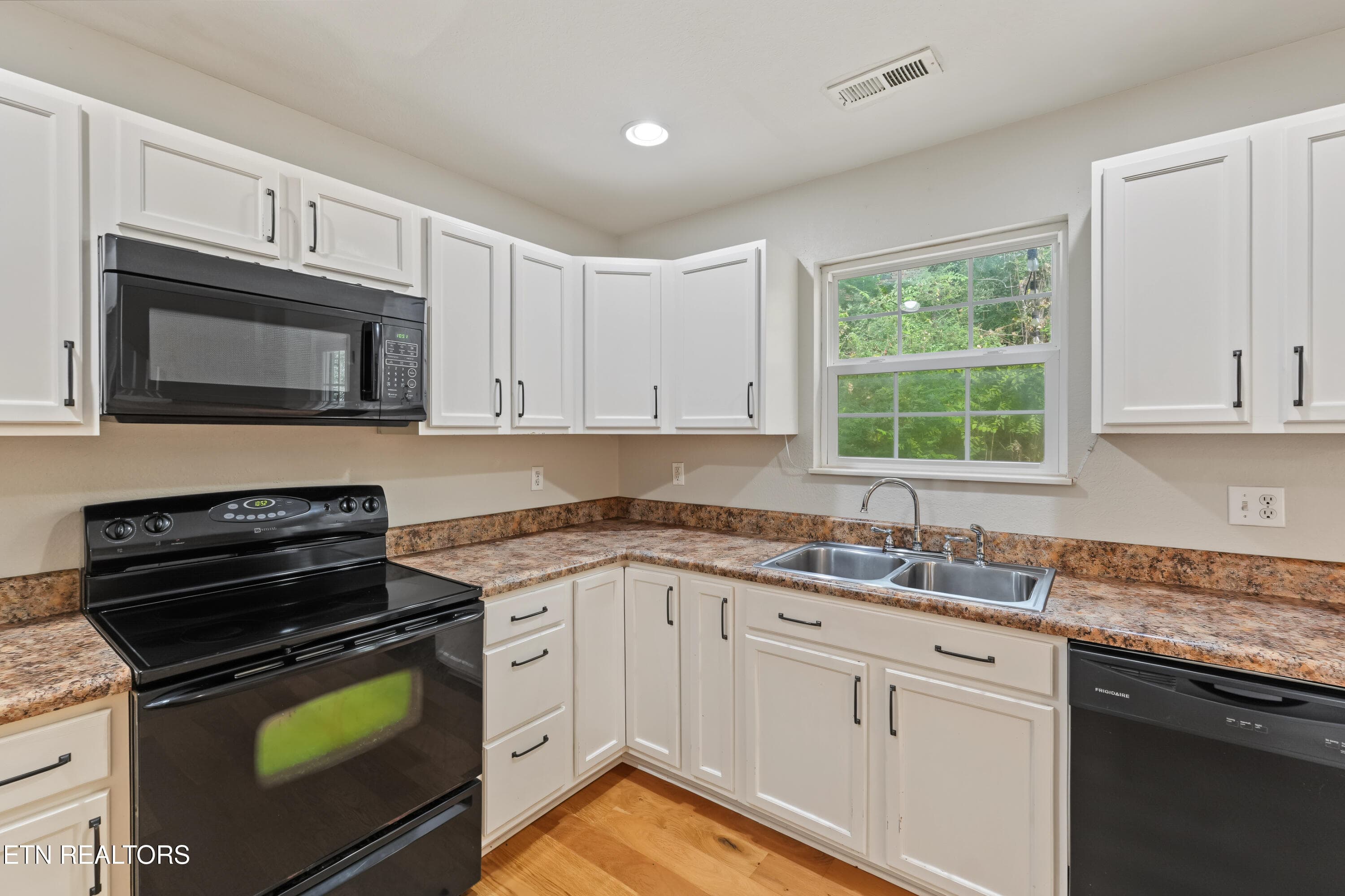 DSC07626-2 - 827 Blue Spruce Way, Knoxville, TN 37912