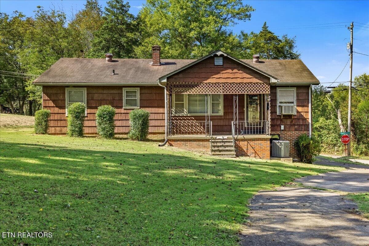 02-613 Central Ave-26 - 613 Central Ave, Athens, TN 37303, Athens