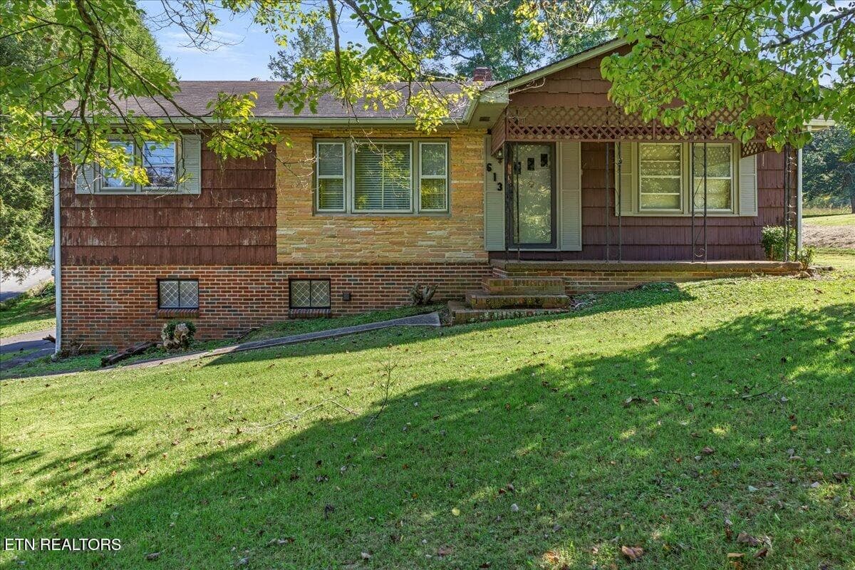 05-613 Central Ave-30 - 613 Central Ave, Athens, TN 37303, Athens