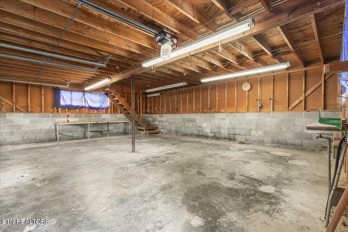 08-613 Central Ave-2 - 613 Central Ave, Athens, TN 37303, Athens
