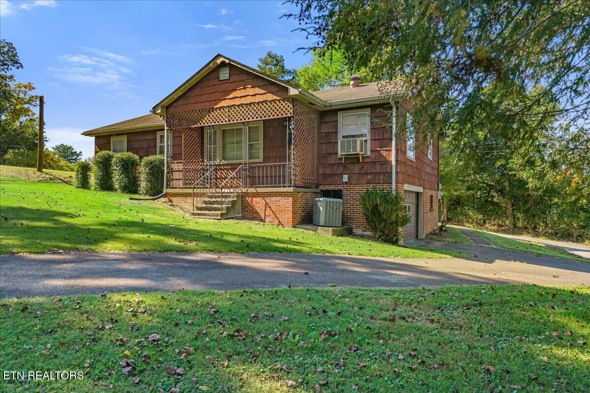 32-613 Central Ave-32 - 613 Central Ave, Athens, TN 37303, Athens