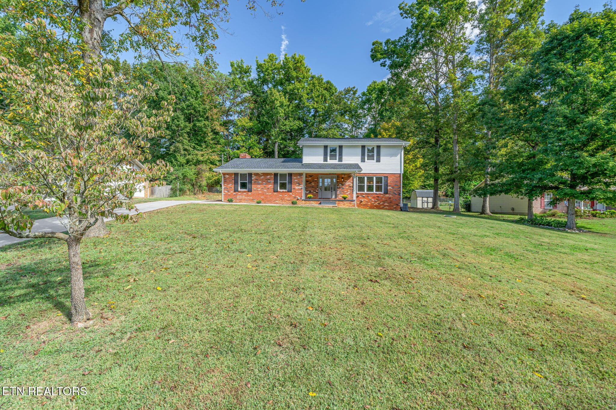LARGE LEVEL YARD - 3923 Glen Oaks Drive, Maryville, TN 37804, Maryville