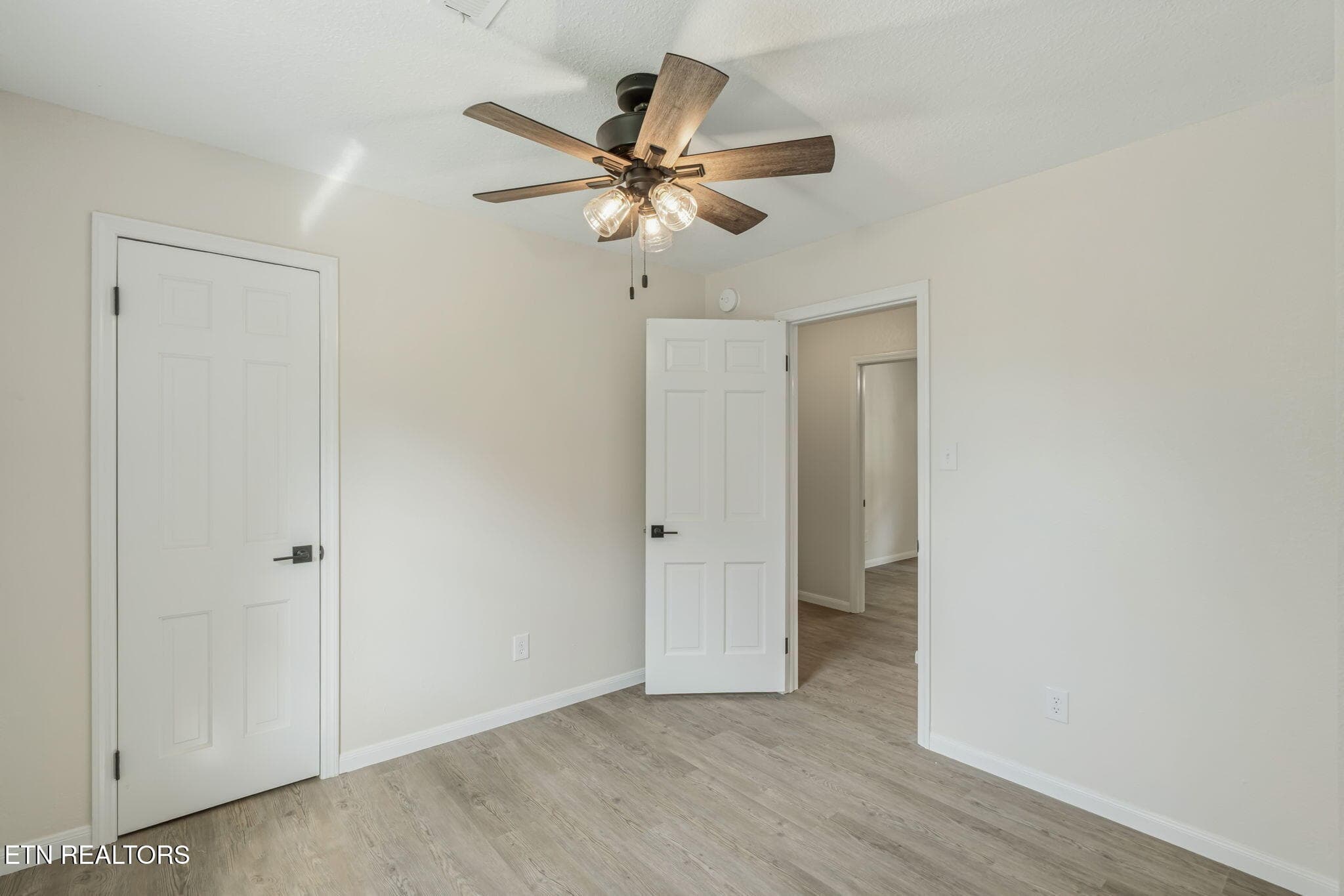 BED 1 - 3923 Glen Oaks Drive, Maryville, TN 37804, Maryville