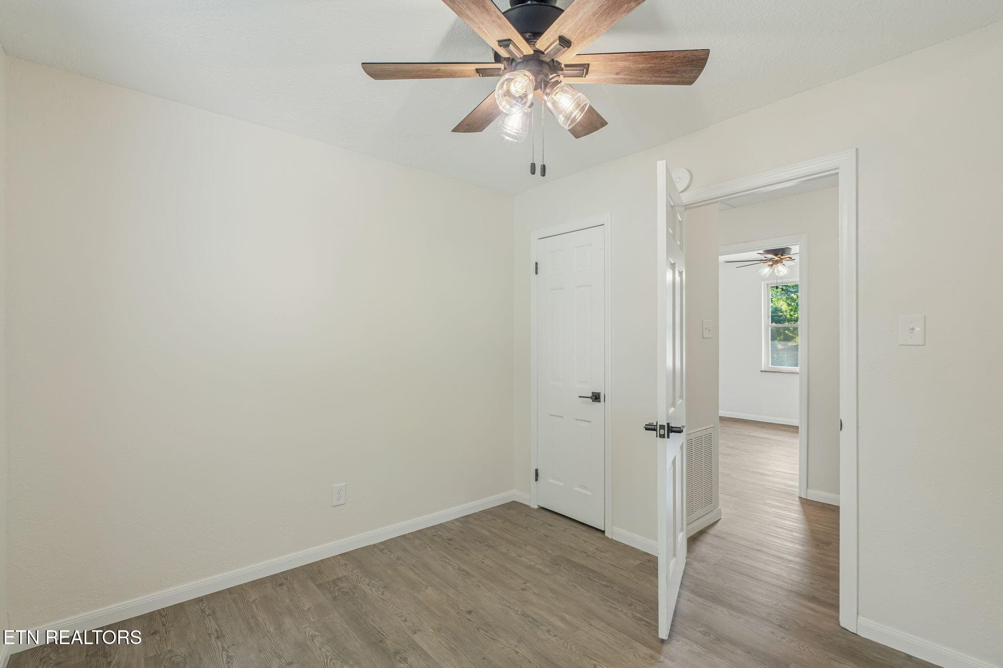BED 2 - 3923 Glen Oaks Drive, Maryville, TN 37804, Maryville
