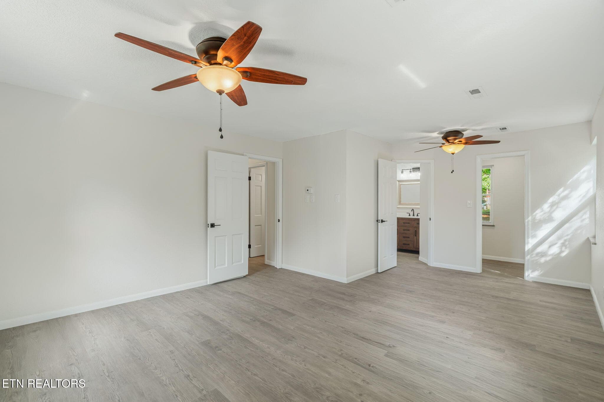 PRIMARY SUITE ROOM - 3923 Glen Oaks Drive, Maryville, TN 37804, Maryville