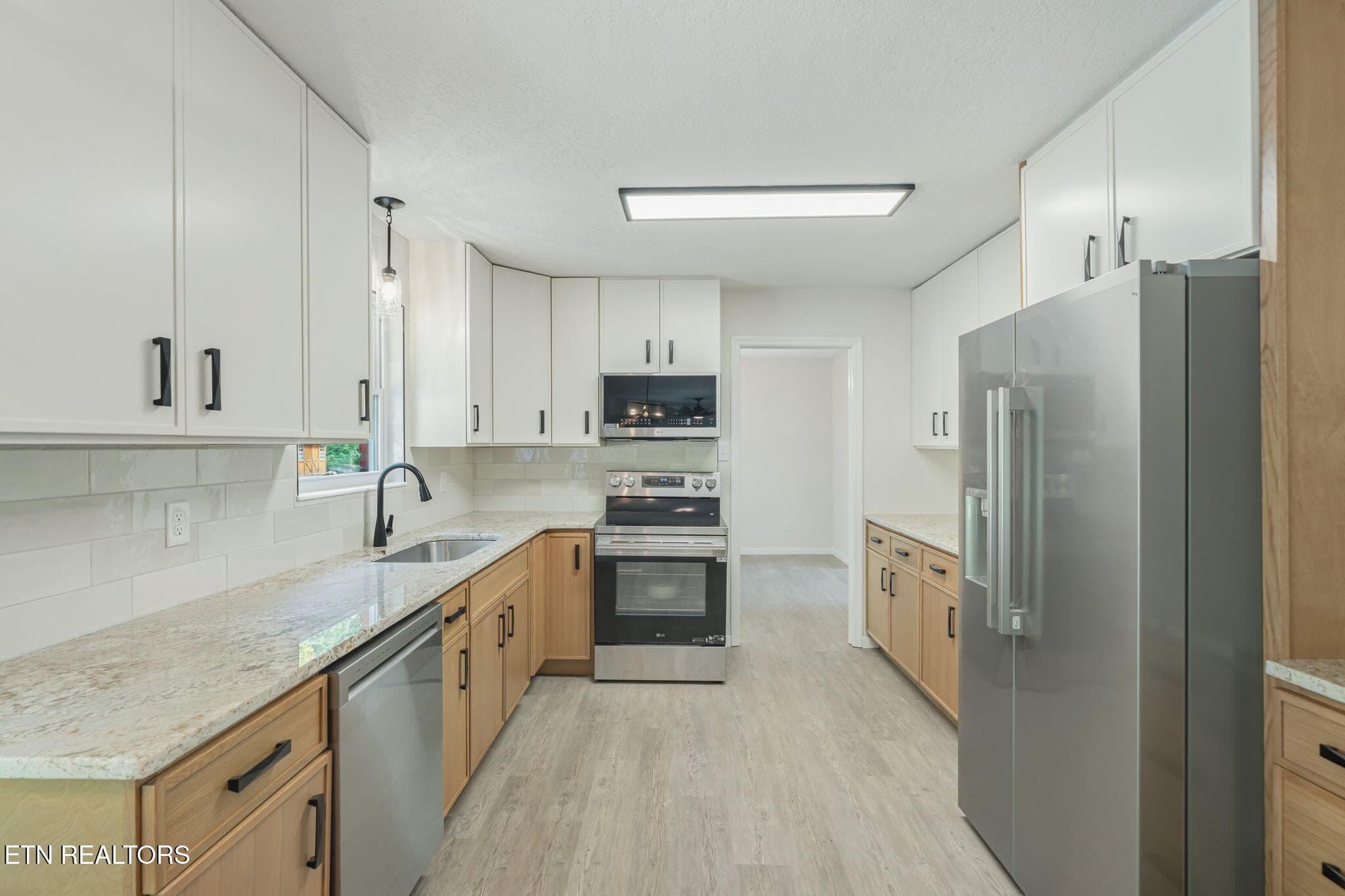 WOW KITCHEN - 3923 Glen Oaks Drive, Maryville, TN 37804, Maryville