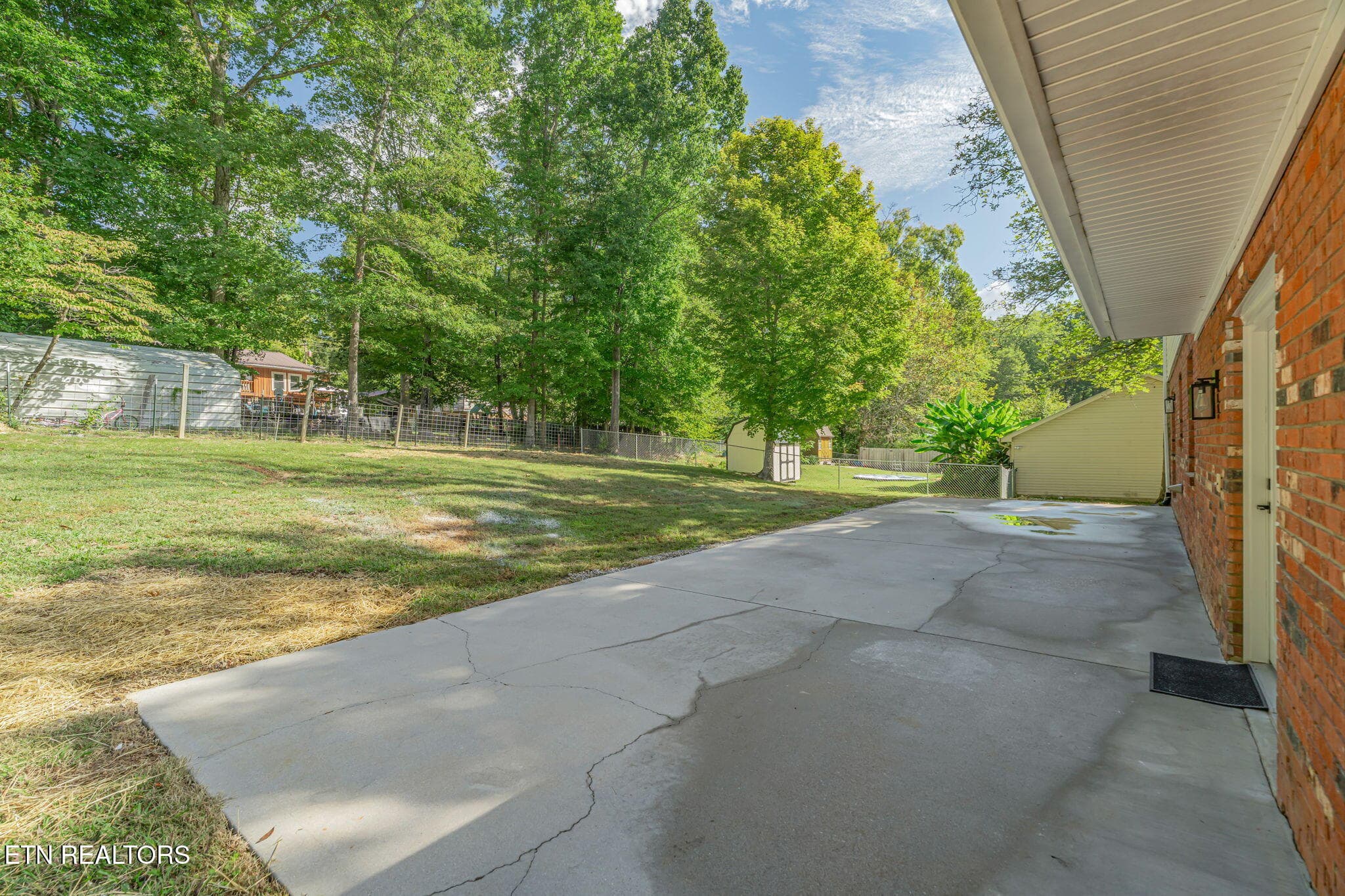 LARGE PATIO - 3923 Glen Oaks Drive, Maryville, TN 37804, Maryville