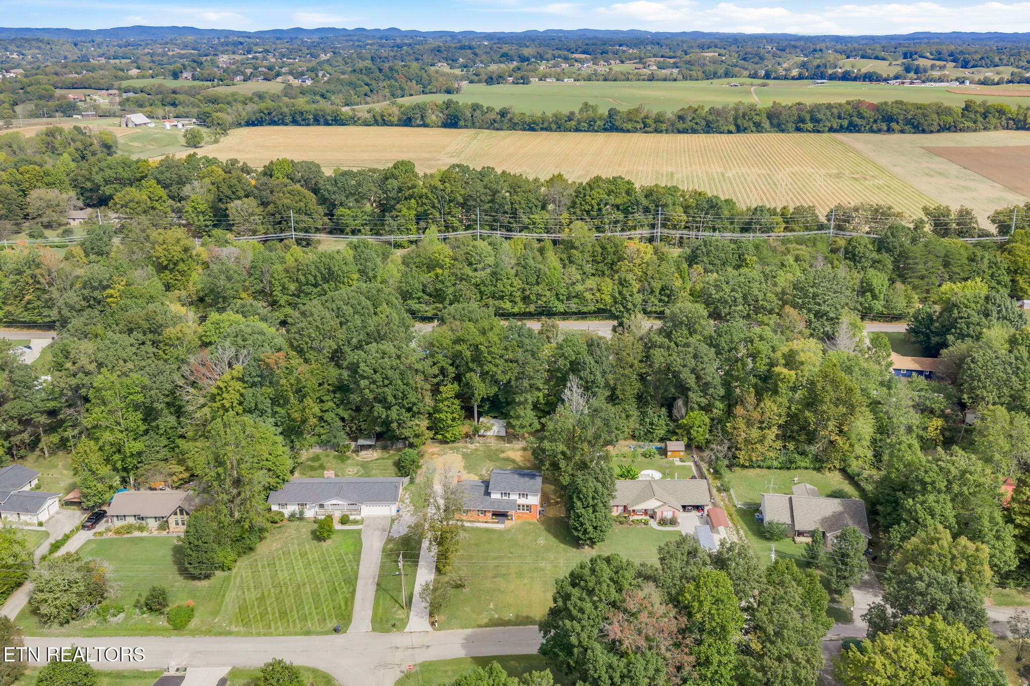 BREATHTAKING LANDSCAPES - 3923 Glen Oaks Drive, Maryville, TN 37804, Maryville
