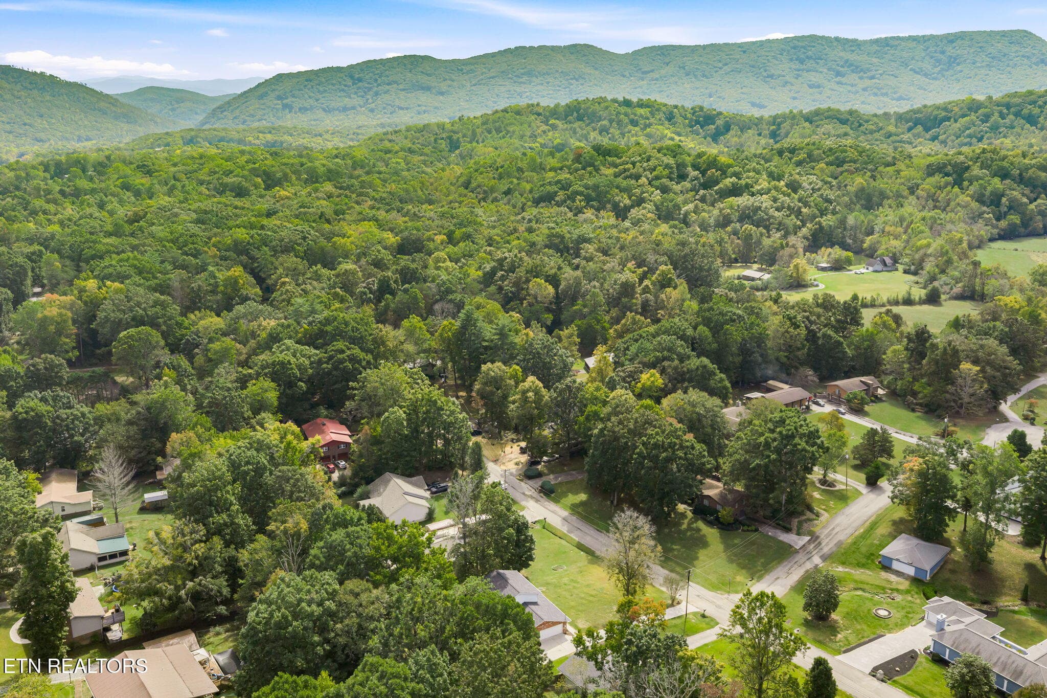 GORGEOUS NEIGHBORHOOD - 3923 Glen Oaks Drive, Maryville, TN 37804, Maryville
