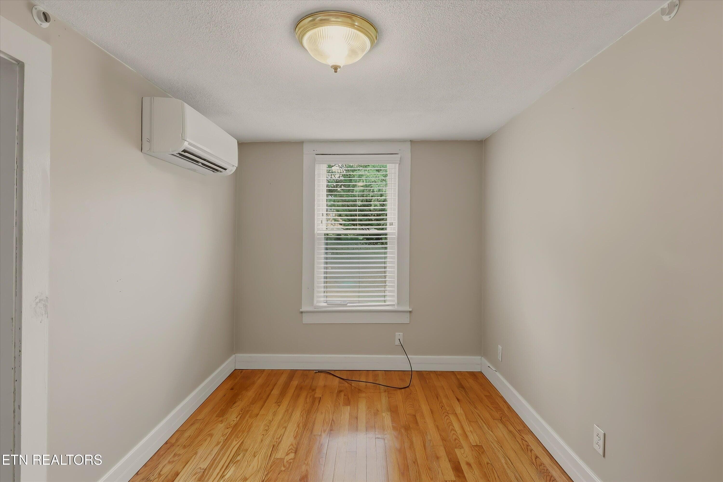 Office - 105 Peach Orchard Rd, Clinton, TN 37716, Clinton