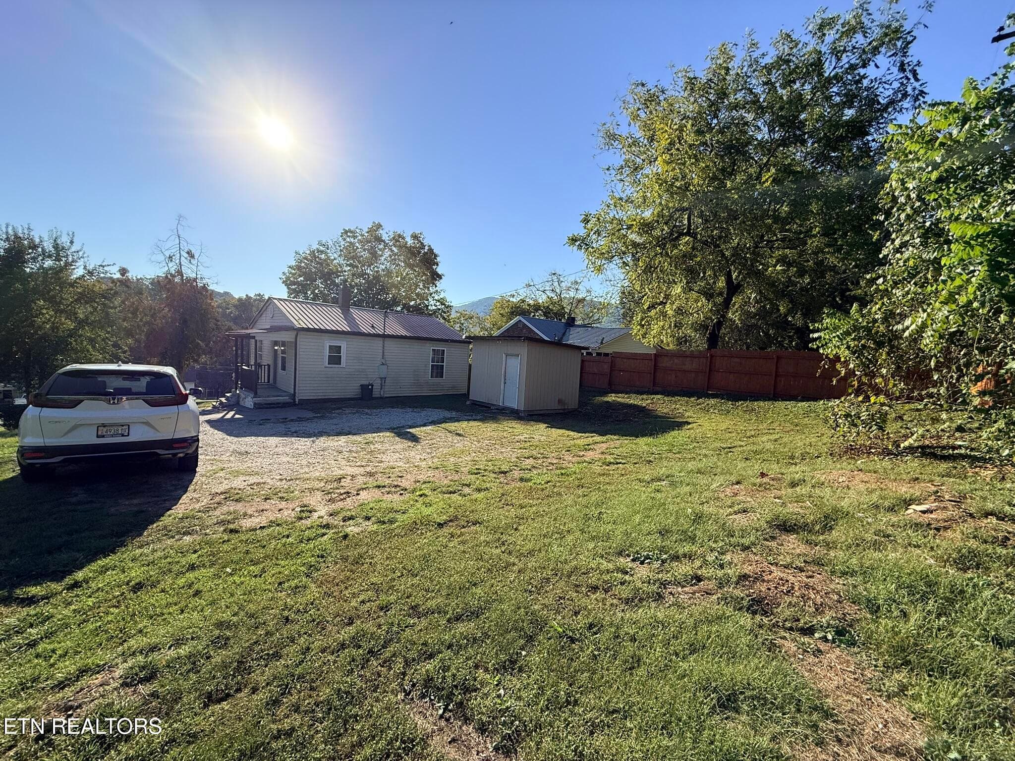 IMG_1224 - 507 S Indiana Ave, LaFollette, TN 37766, LaFollette