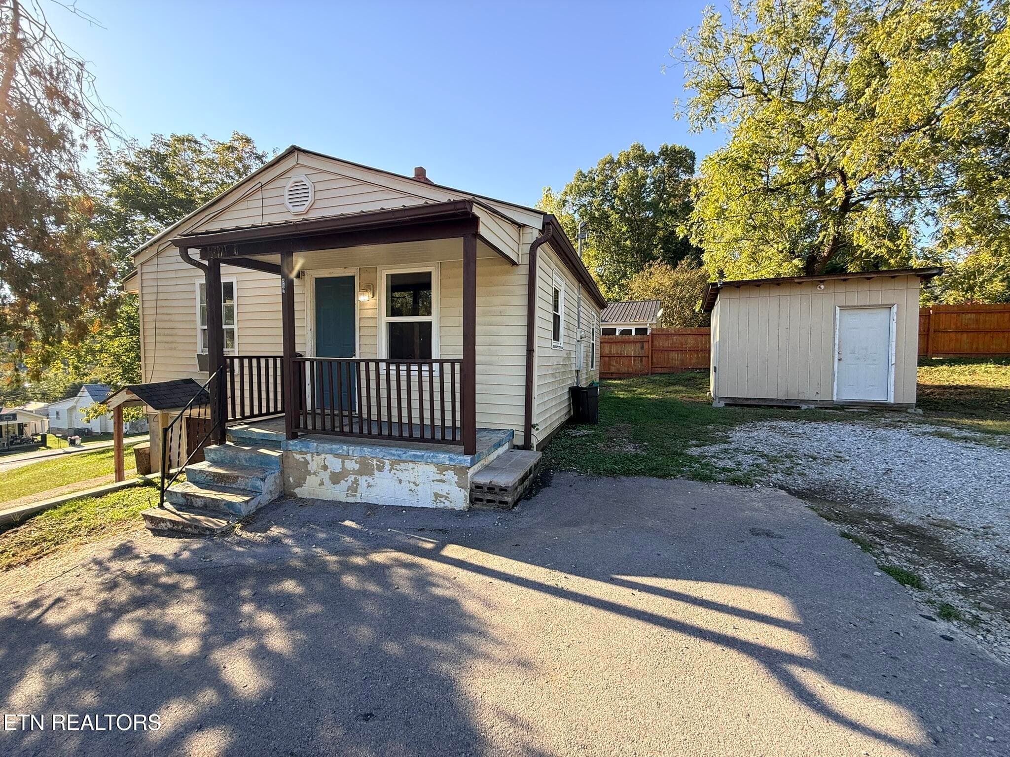 IMG_1227 - 507 S Indiana Ave, LaFollette, TN 37766, LaFollette