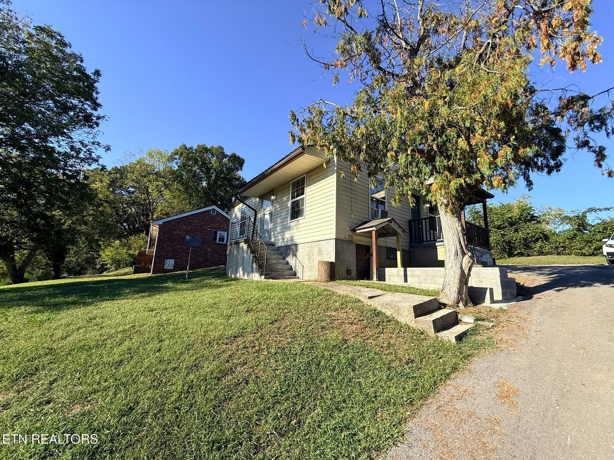 IMG_1229 - 507 S Indiana Ave, LaFollette, TN 37766, LaFollette