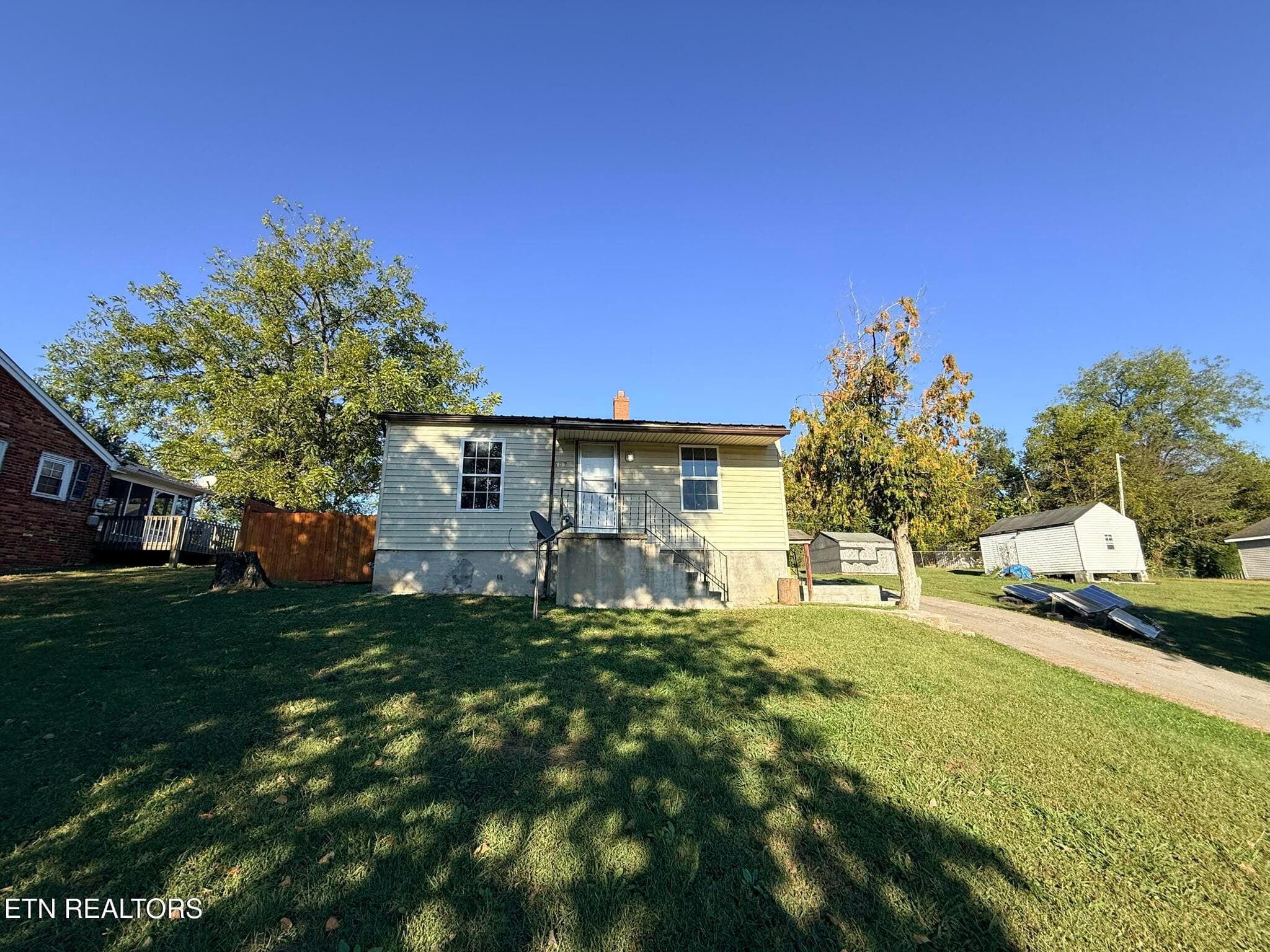 IMG_1230 - 507 S Indiana Ave, LaFollette, TN 37766, LaFollette