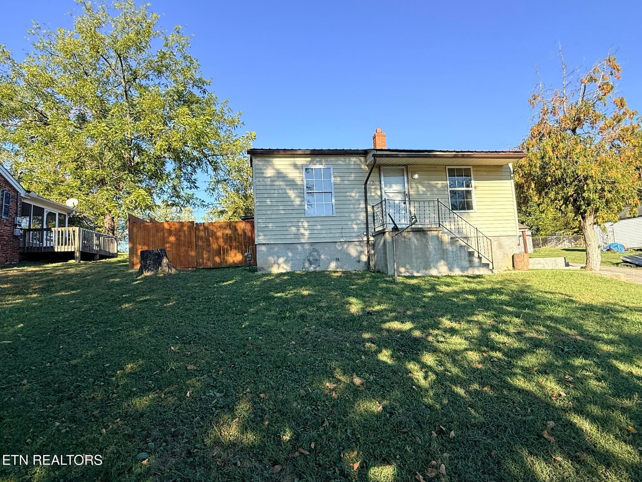 IMG_1232 - 507 S Indiana Ave, LaFollette, TN 37766, LaFollette