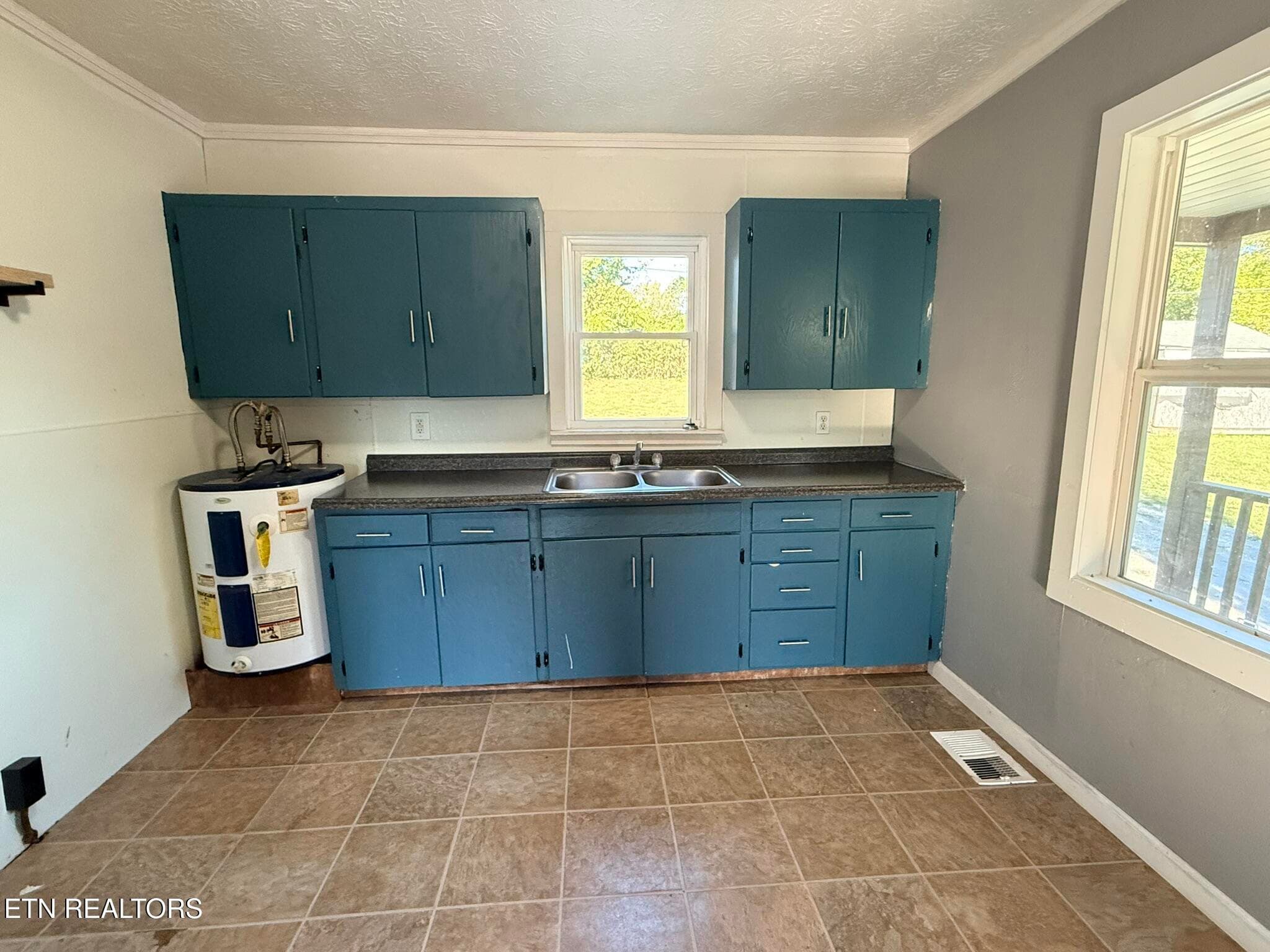 IMG_1239 - 507 S Indiana Ave, LaFollette, TN 37766, LaFollette