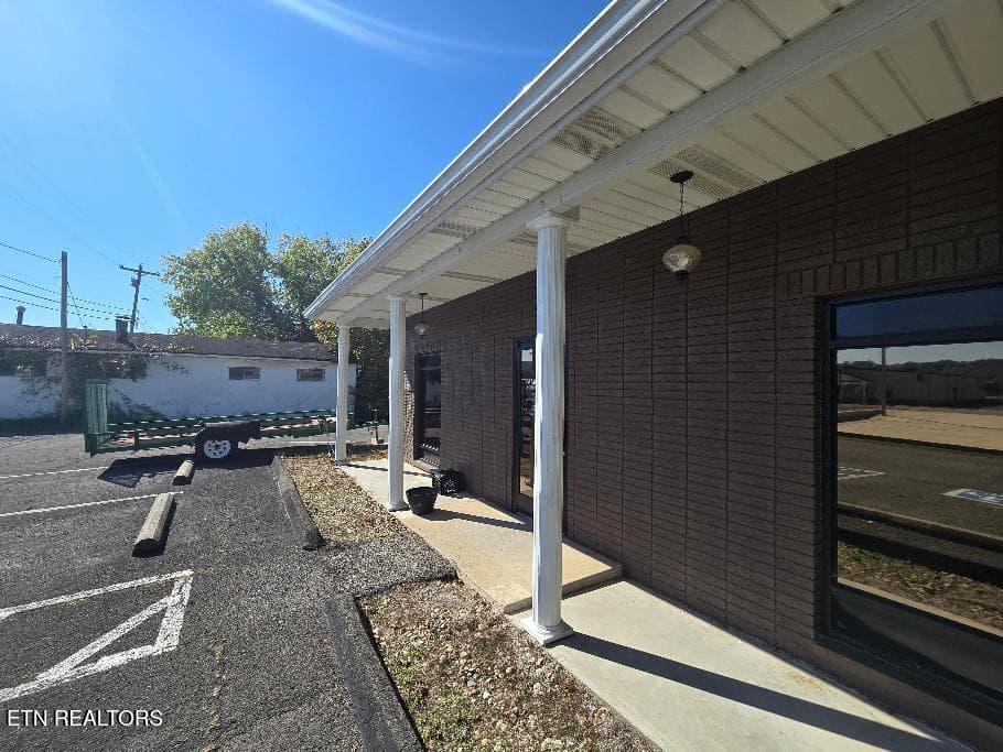 thumbnail (6) - 125 S Cross St, Oneida, TN 37841