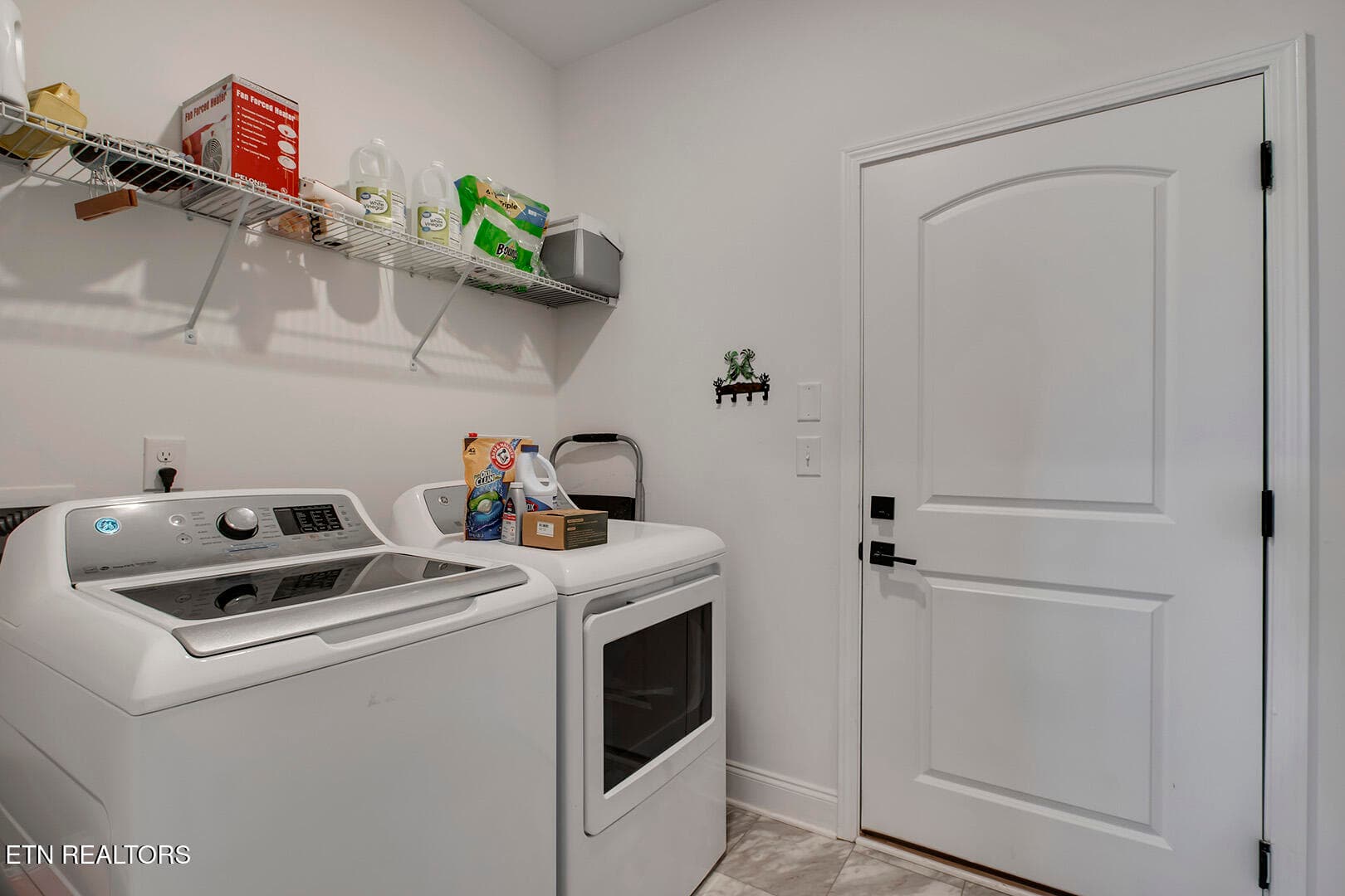 26_CloudberryLane_2705_Laundry-GarageEnt - 2705 Cloudberry Lane, Knoxville, TN 37932, Knoxville